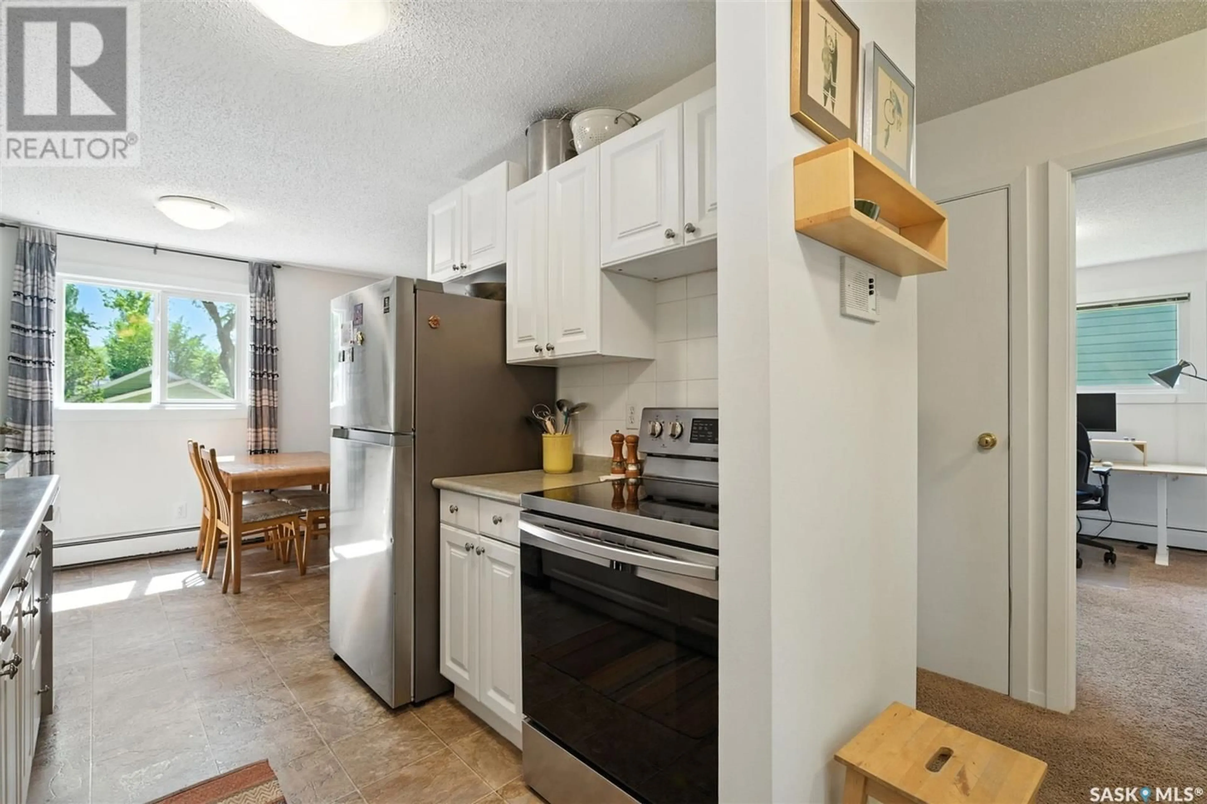 Standard kitchen, unknown for E - 8 719 10TH STREET, Saskatoon Saskatchewan S7H0H2