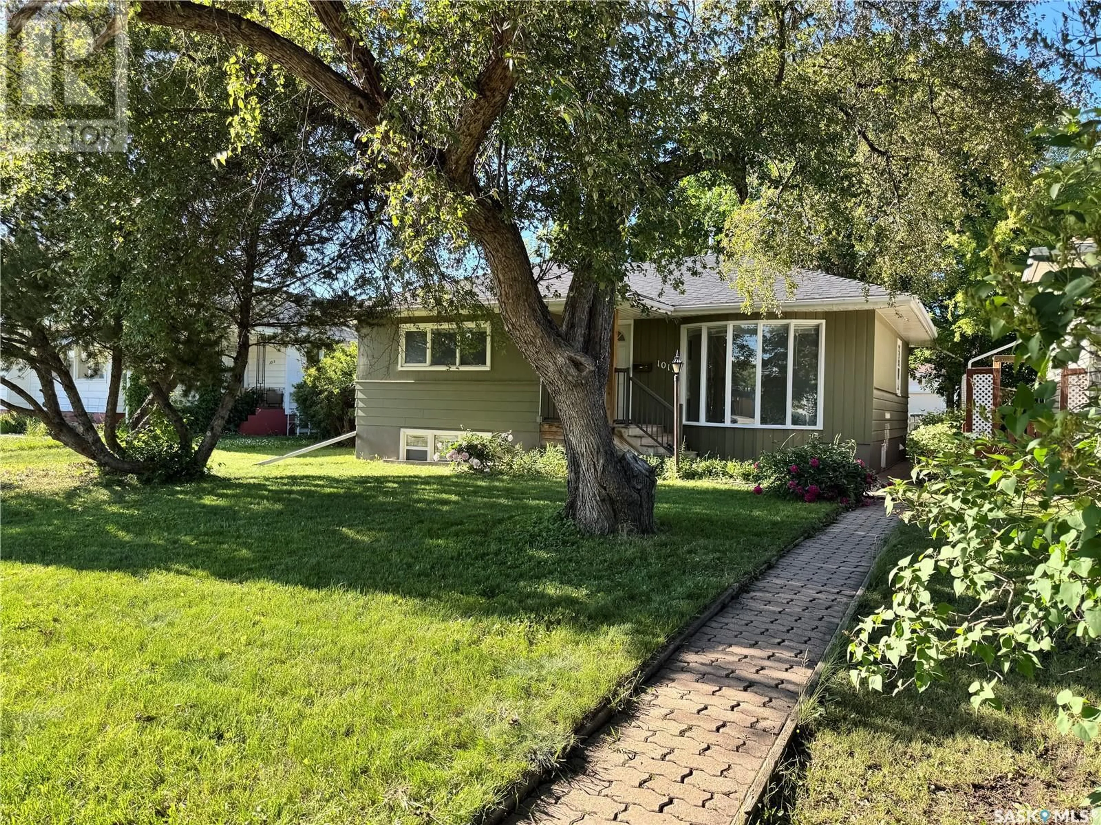 Unknown for 1015 TAYLOR STREET, Saskatoon Saskatchewan S7H1W4