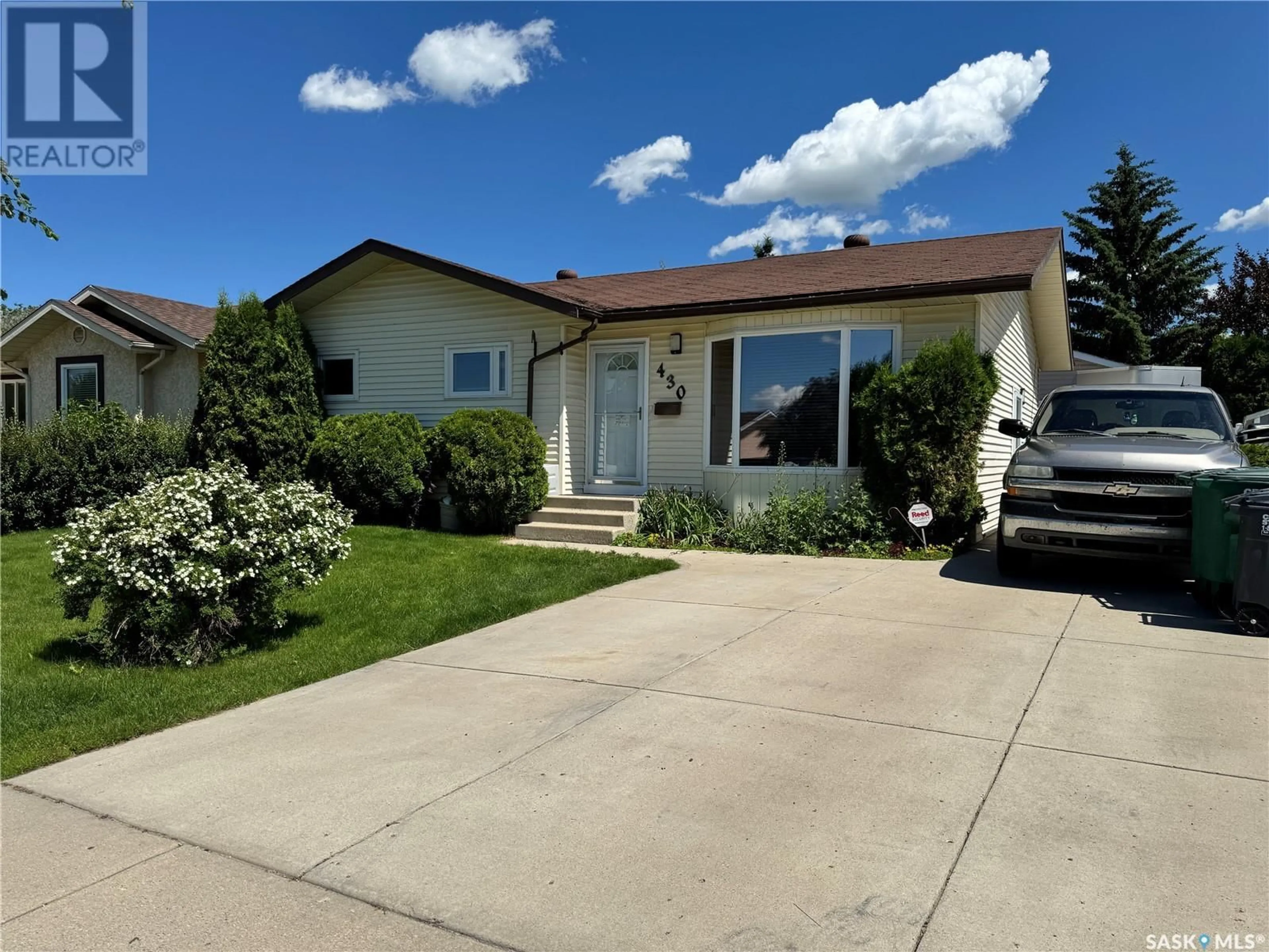 Home with vinyl exterior material, street for 430 KONIHOWSKI ROAD, Saskatoon Saskatchewan S7S1C5