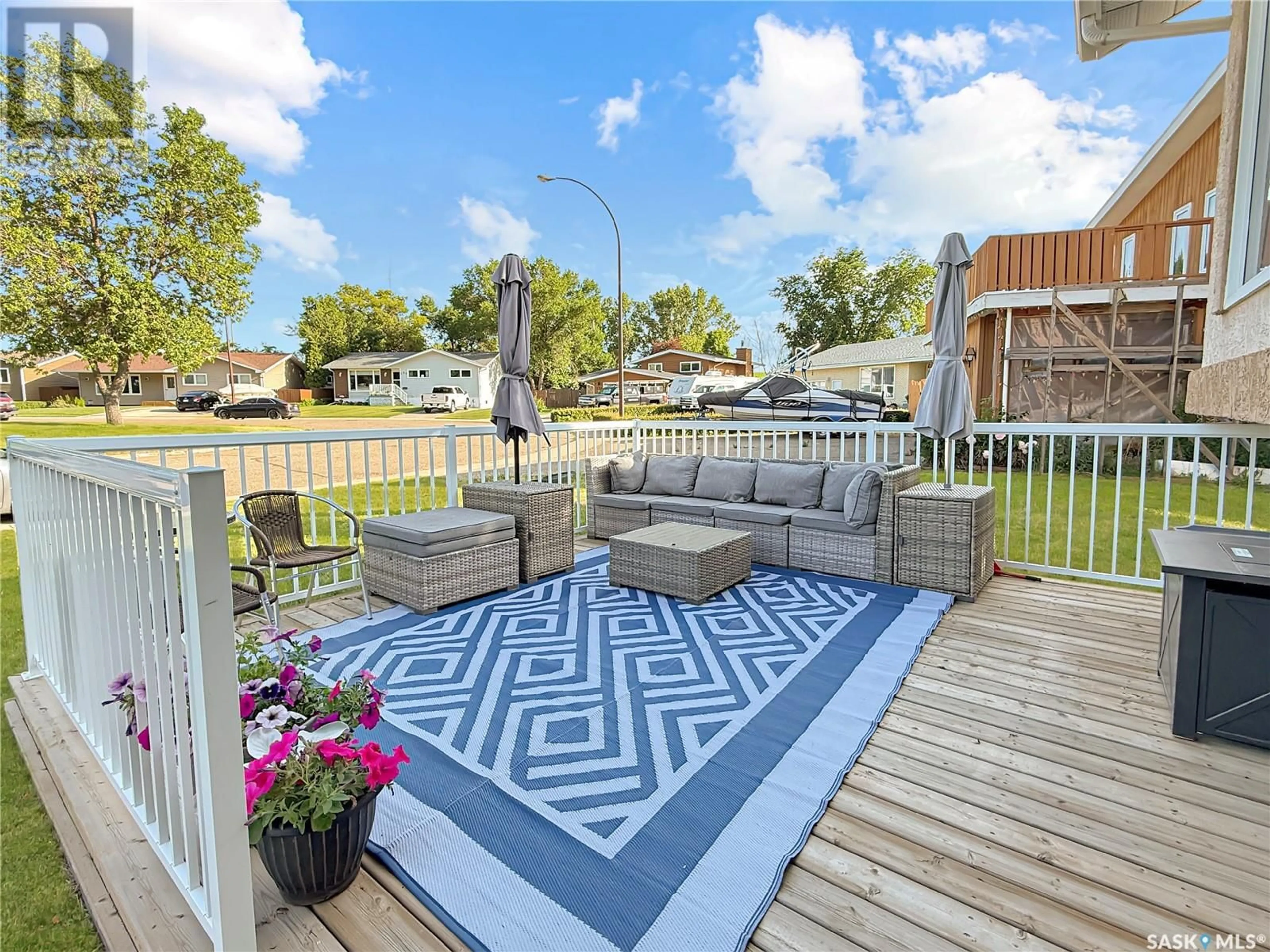 Patio, water/lake/river/ocean view for 286 BURKE CRESCENT, Swift Current Saskatchewan S9H4H6