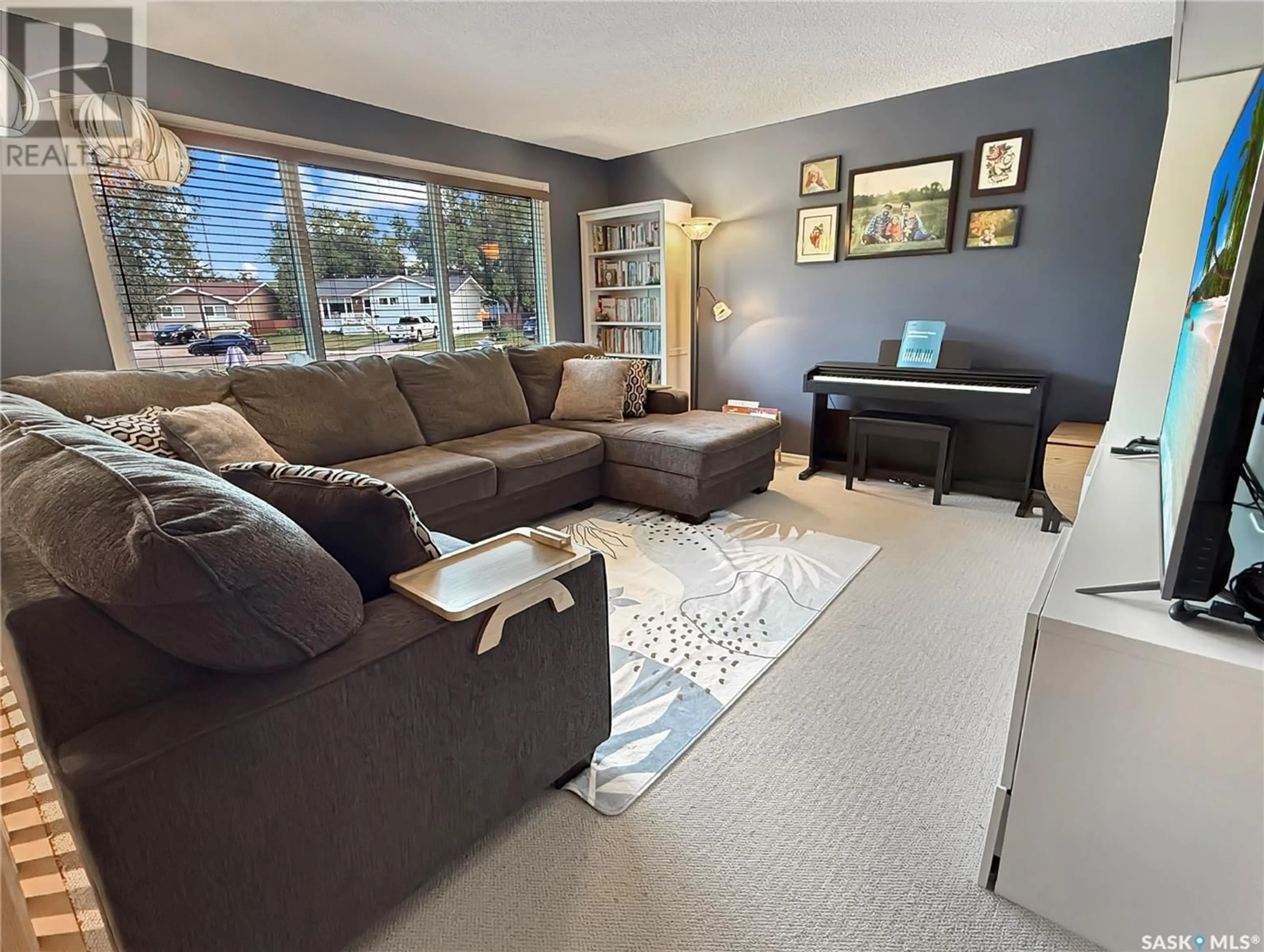 Living room with furniture, unknown for 286 BURKE CRESCENT, Swift Current Saskatchewan S9H4H6