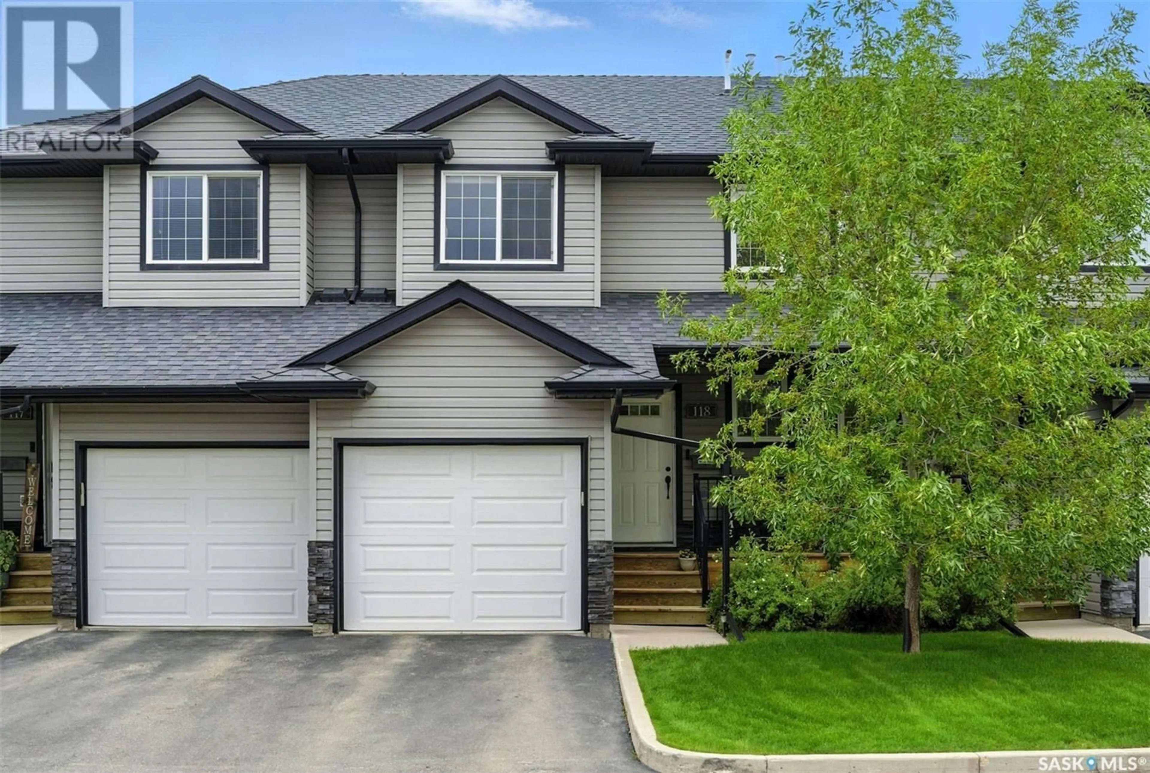 Home with vinyl exterior material, street for S - 118 901 4TH STREET, Martensville Saskatchewan S0K2T1