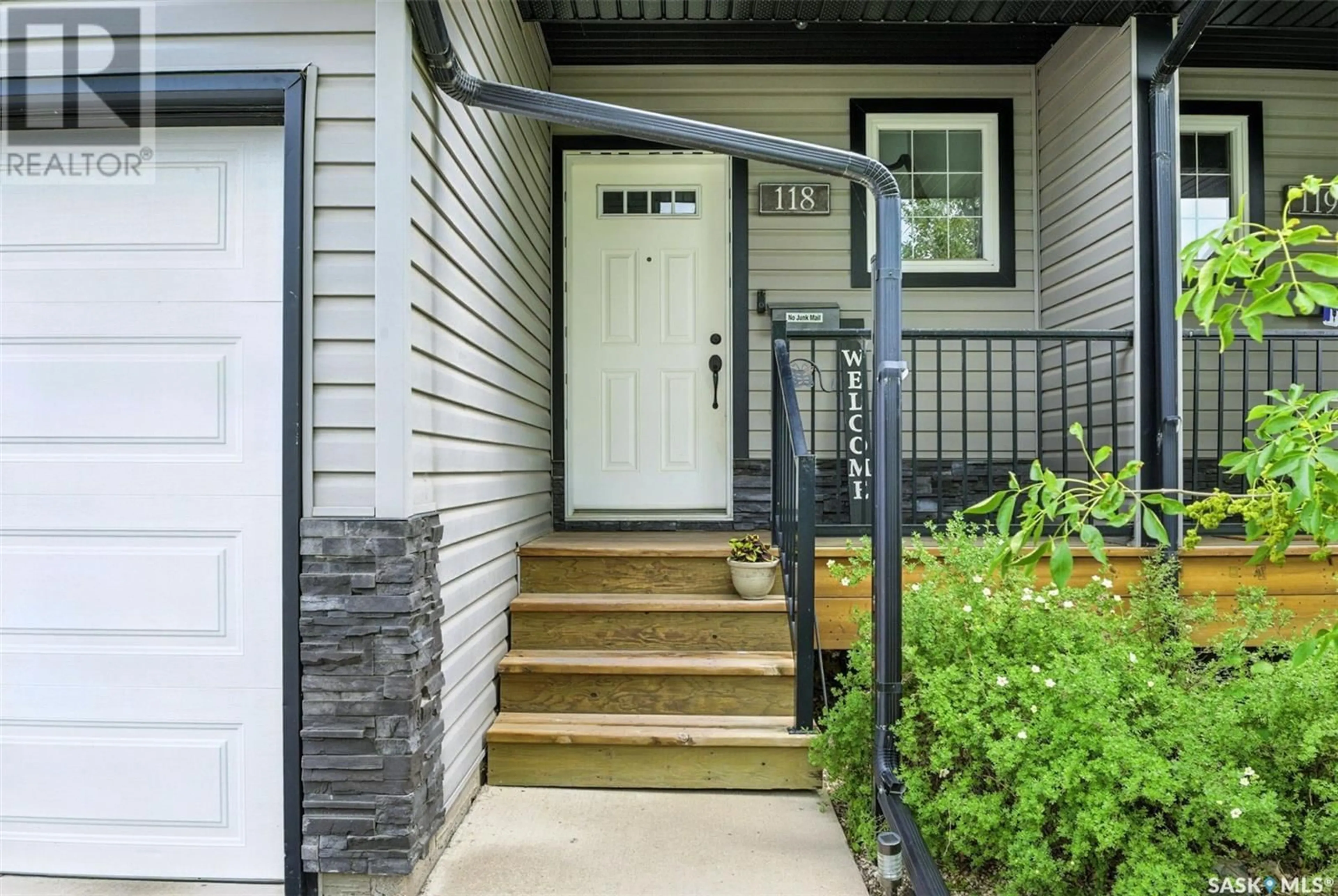 Indoor entryway for S - 118 901 4TH STREET, Martensville Saskatchewan S0K2T1