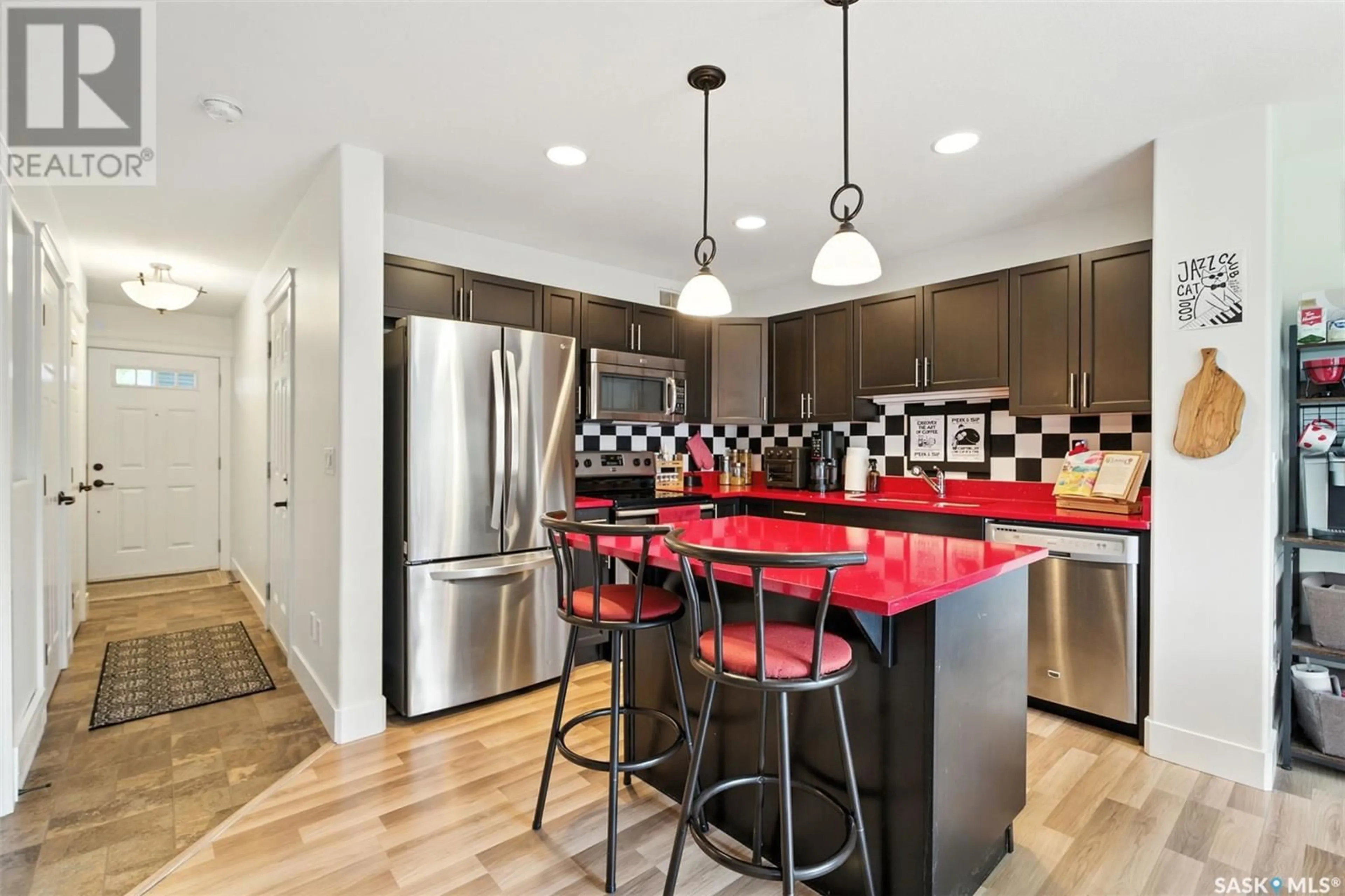 Contemporary kitchen, unknown for S - 118 901 4TH STREET, Martensville Saskatchewan S0K2T1