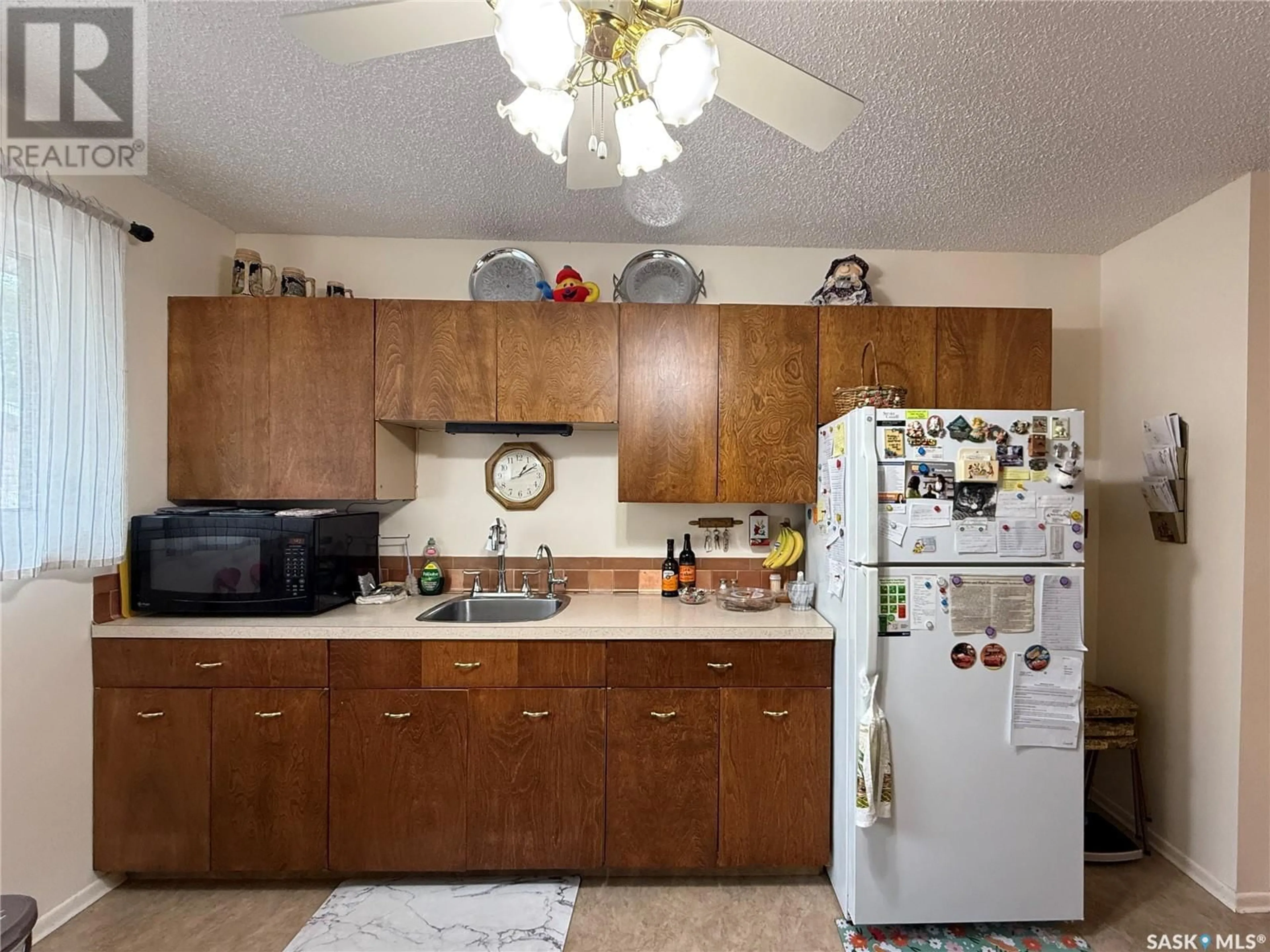 Standard kitchen, unknown for 8 DOERR PLACE, Regina Saskatchewan S4S5K6