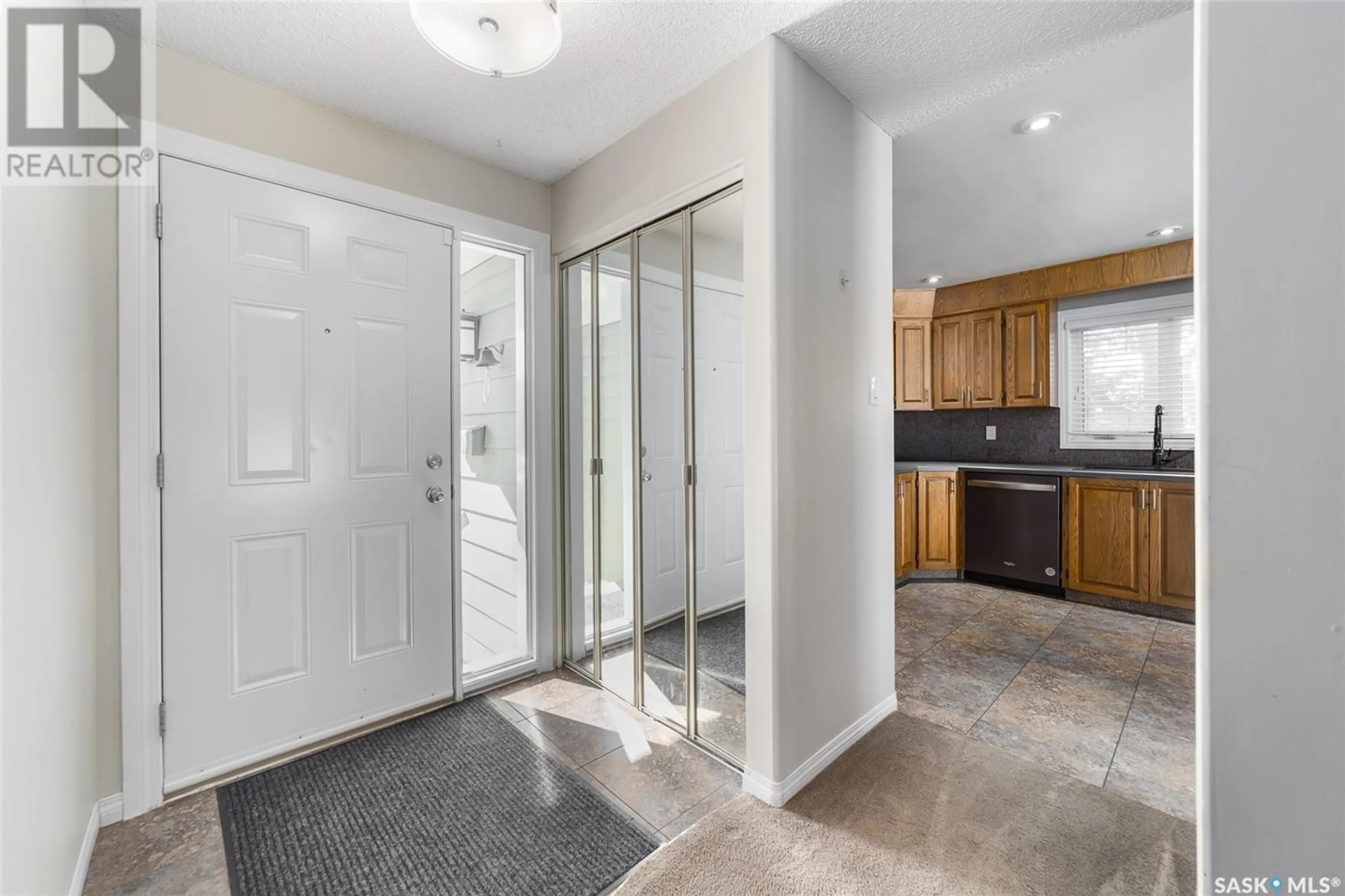 Indoor entryway for 2706 MCKEOWN PLACE, Regina Saskatchewan S4V1P7