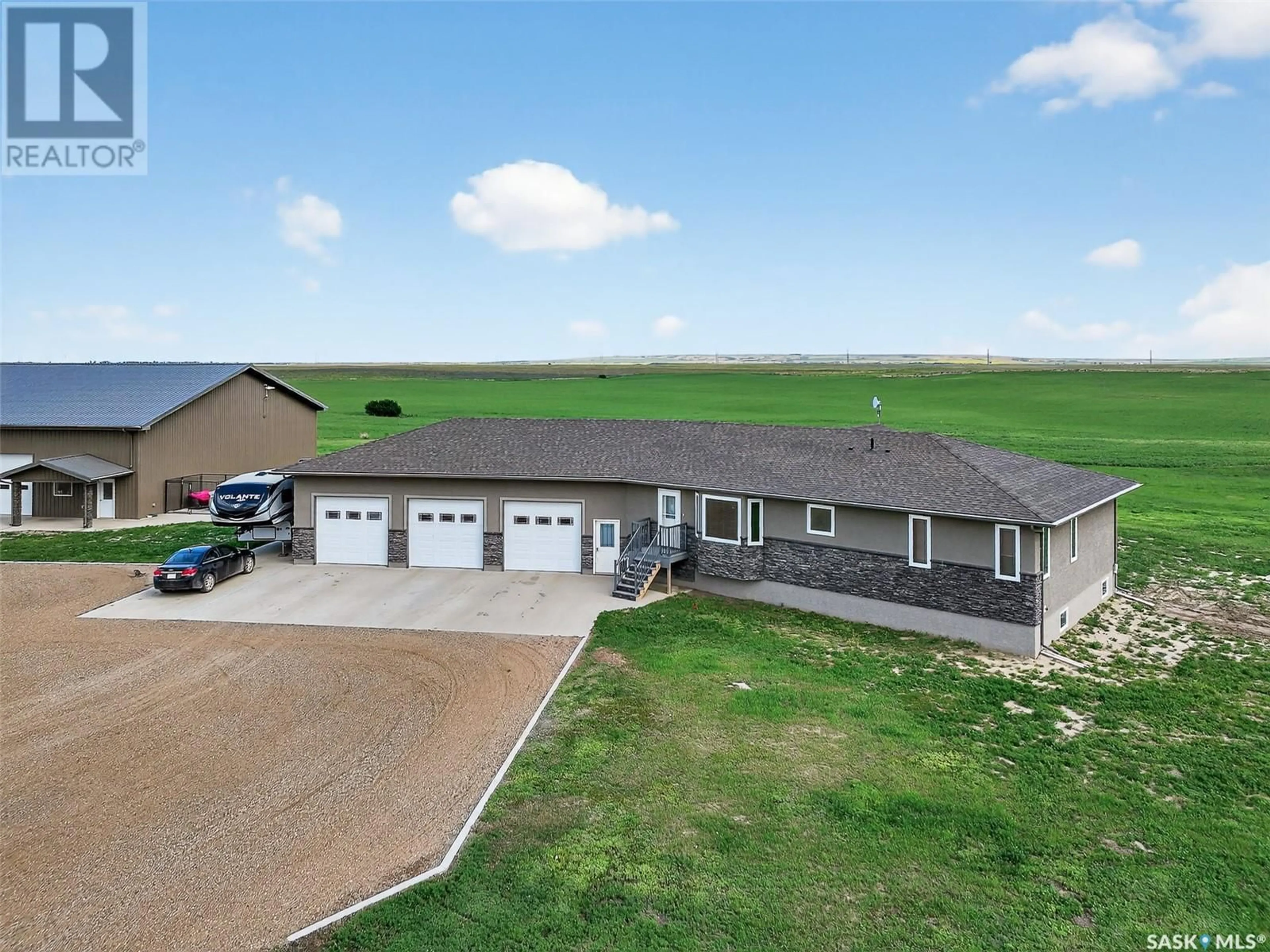 A pic from outside/outdoor area/front of a property/back of a property/a pic from drone, building for NEWSHAM ACREAGE, Wheatlands Rm No. 163 Saskatchewan S0H3E0