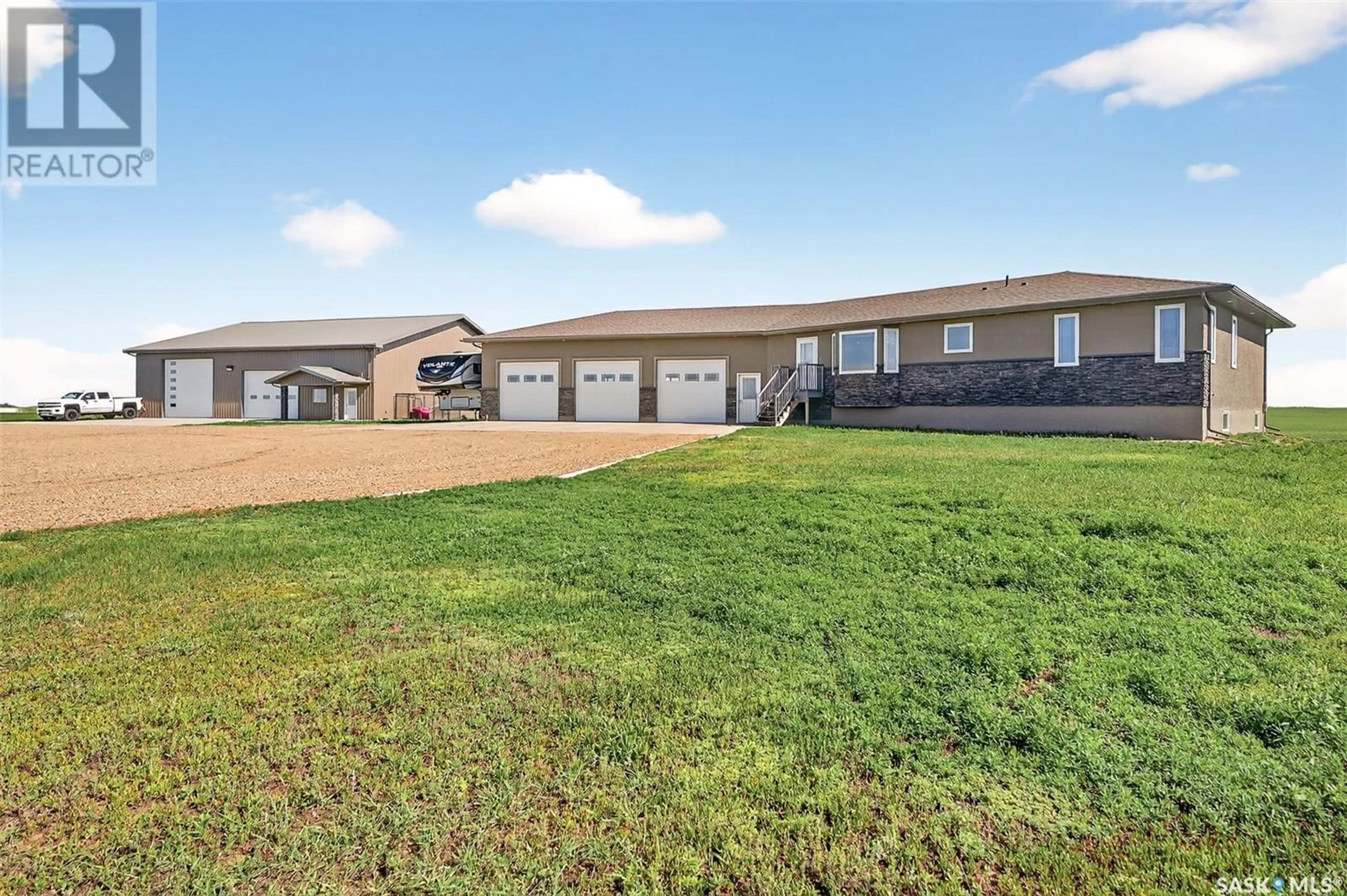 A pic from outside/outdoor area/front of a property/back of a property/a pic from drone, building for NEWSHAM ACREAGE, Wheatlands Rm No. 163 Saskatchewan S0H3E0