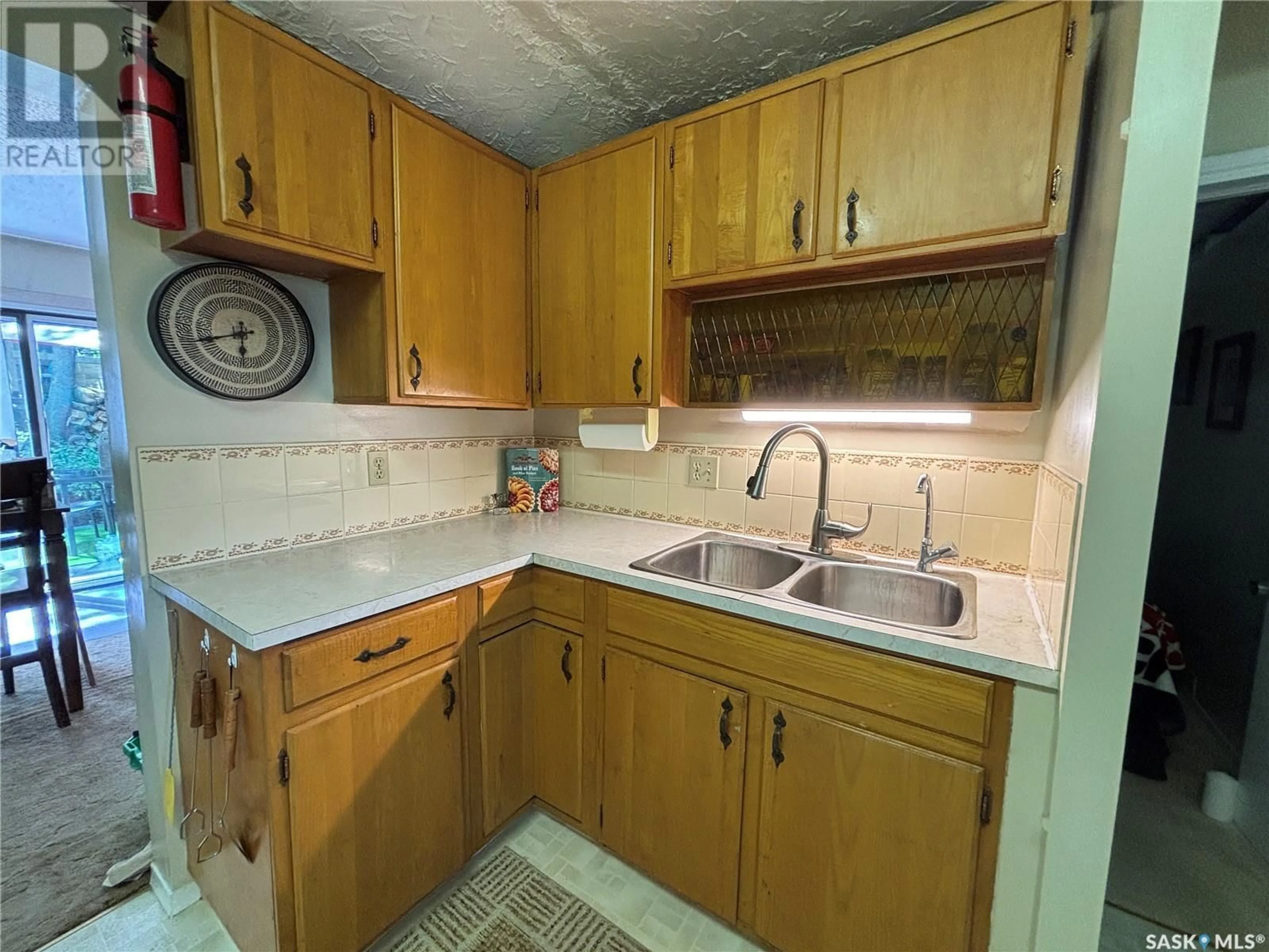 Standard kitchen, unknown for 232 GREEN AVENUE, Regina Beach Saskatchewan S0G4C0
