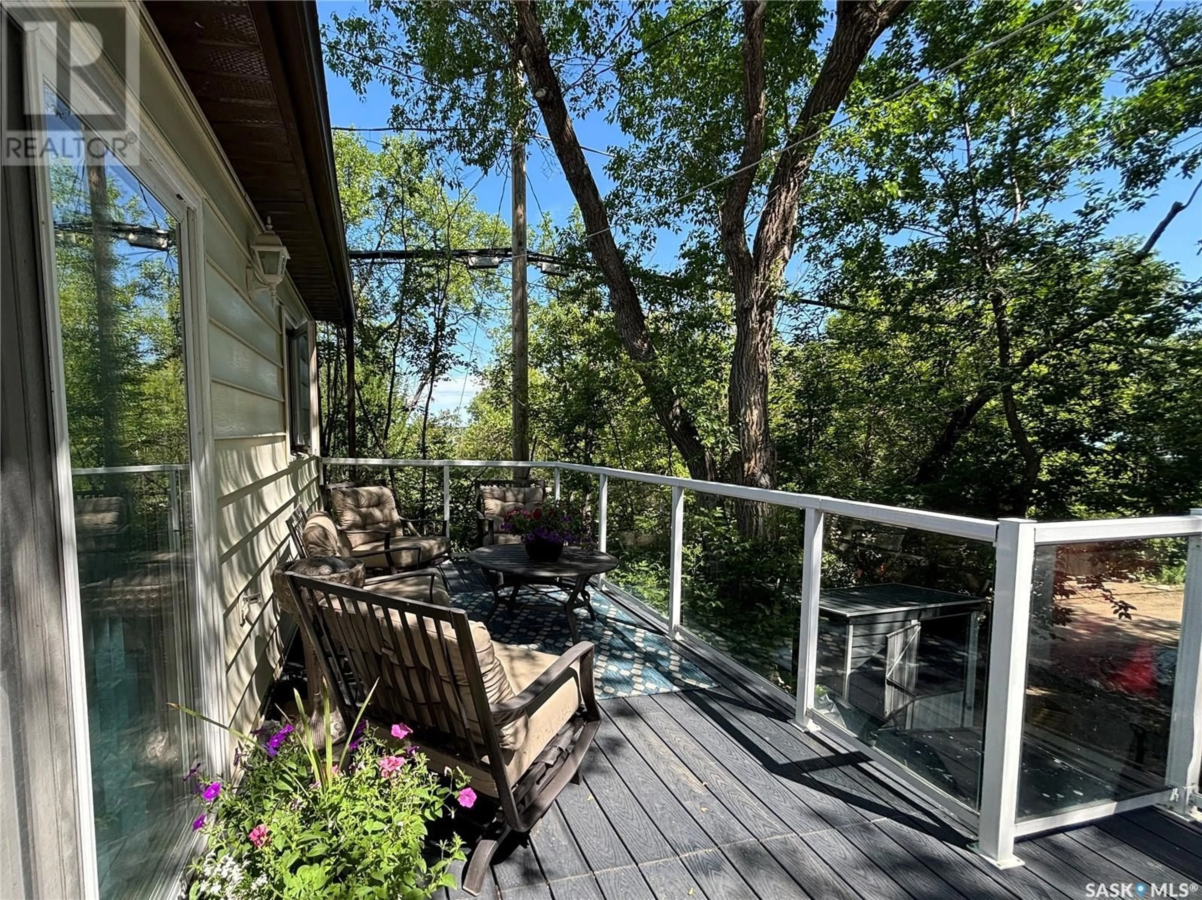 Patio, forest/trees view for 232 GREEN AVENUE, Regina Beach Saskatchewan S0G4C0
