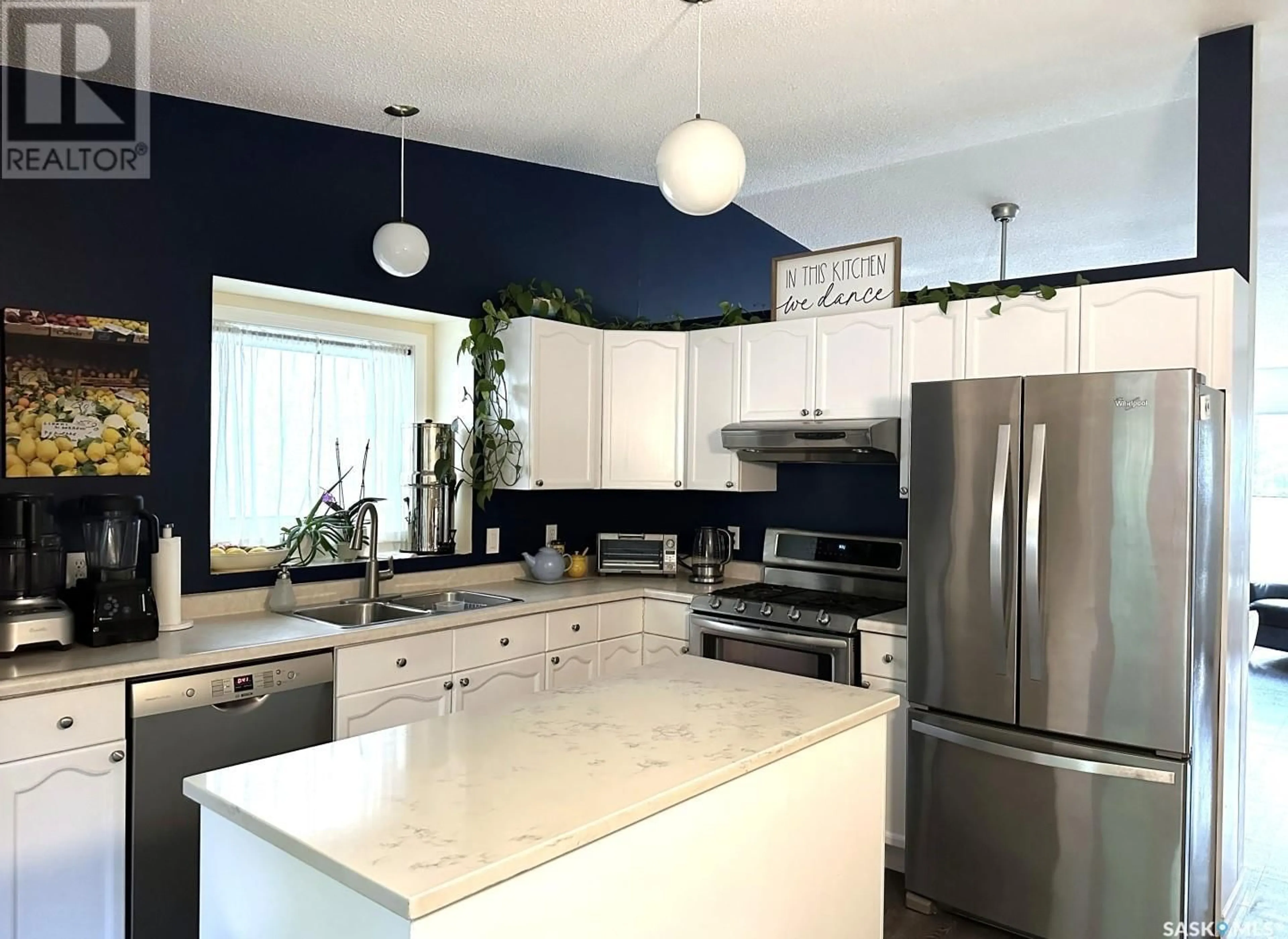 Contemporary kitchen, ceramic/tile floor for 310 COBEN CRESCENT, Saskatoon Saskatchewan S7S1B3