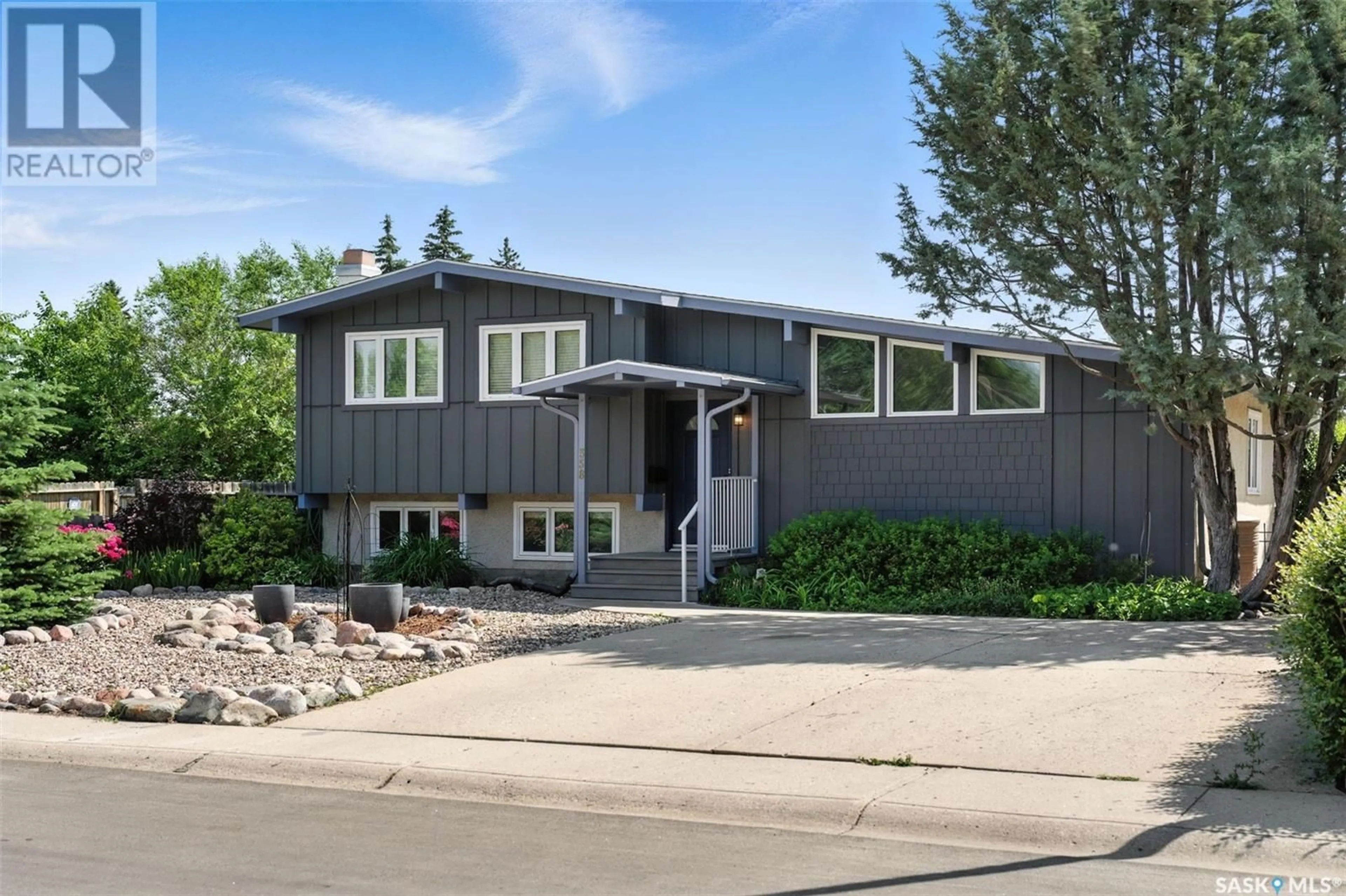 Home with vinyl exterior material, street for 358 ANDERSON CRESCENT, Saskatoon Saskatchewan S7H4A3
