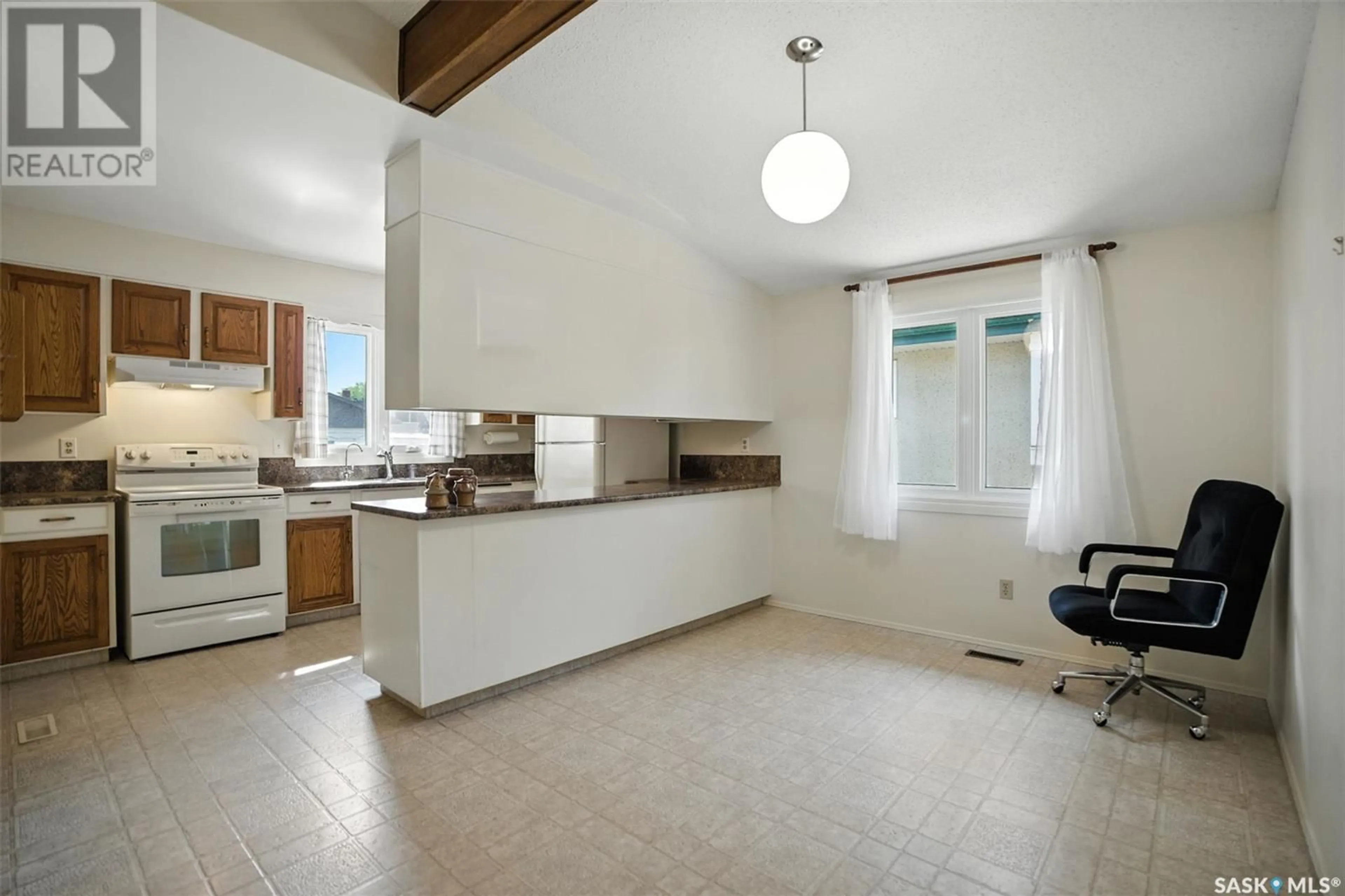 Open concept kitchen, ceramic/tile floor for 358 ANDERSON CRESCENT, Saskatoon Saskatchewan S7H4A3
