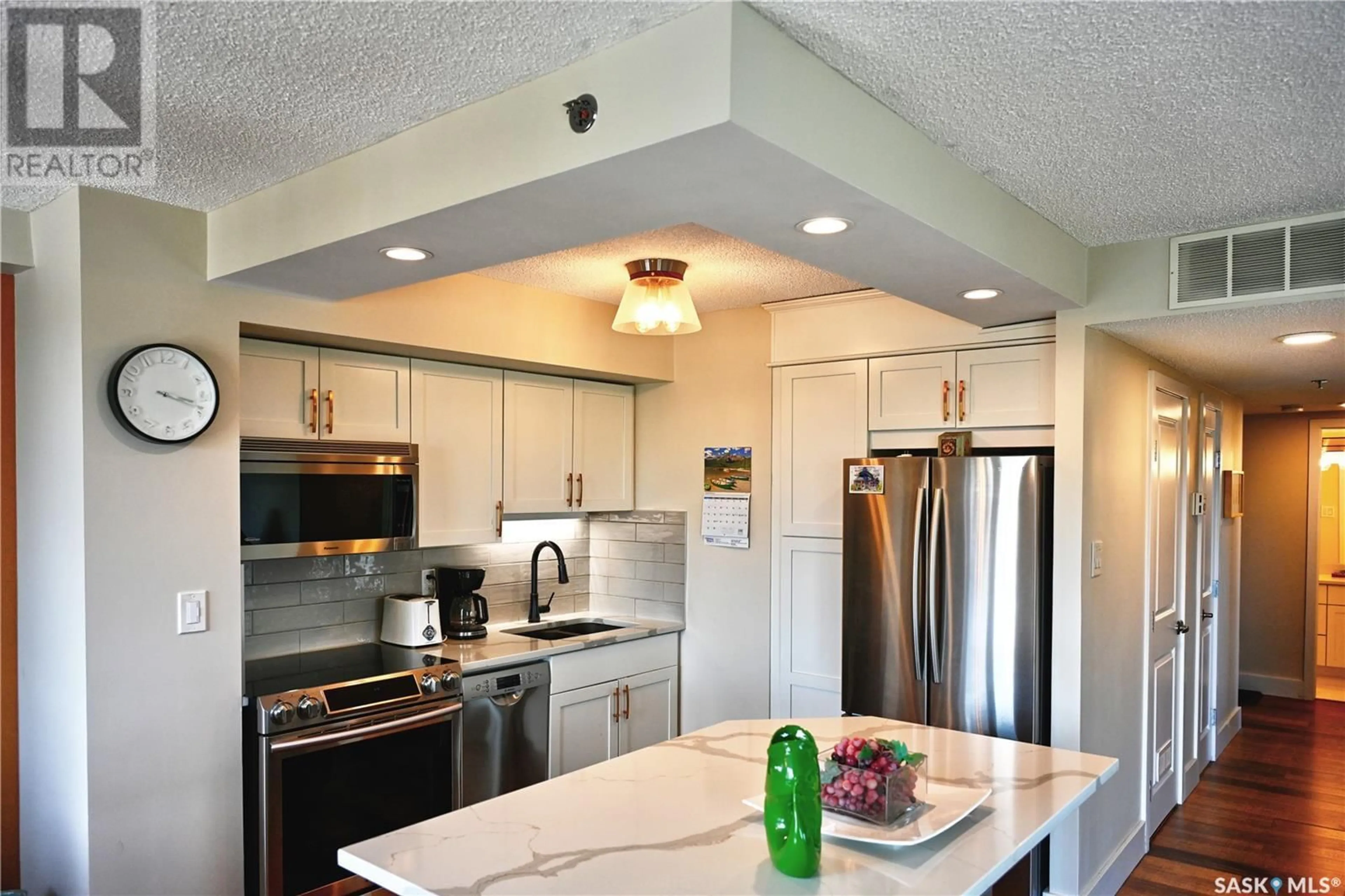 Contemporary kitchen, ceramic/tile floor for 320 - 1106 5TH AVENUE, Saskatoon Saskatchewan S7K2P5
