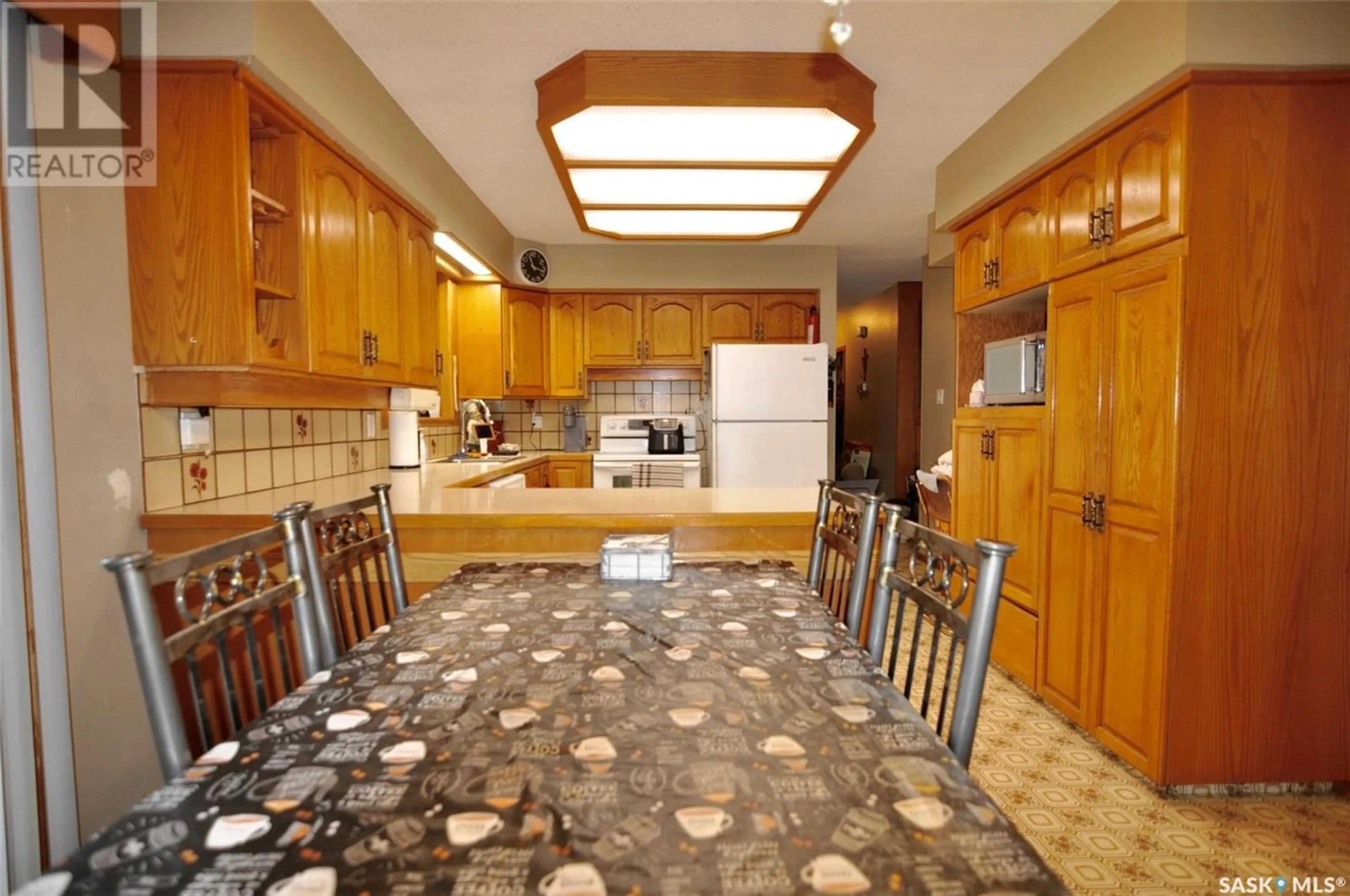 Standard kitchen, ceramic/tile floor for 2326 PRESTON AVENUE, Saskatoon Saskatchewan S7J2G2