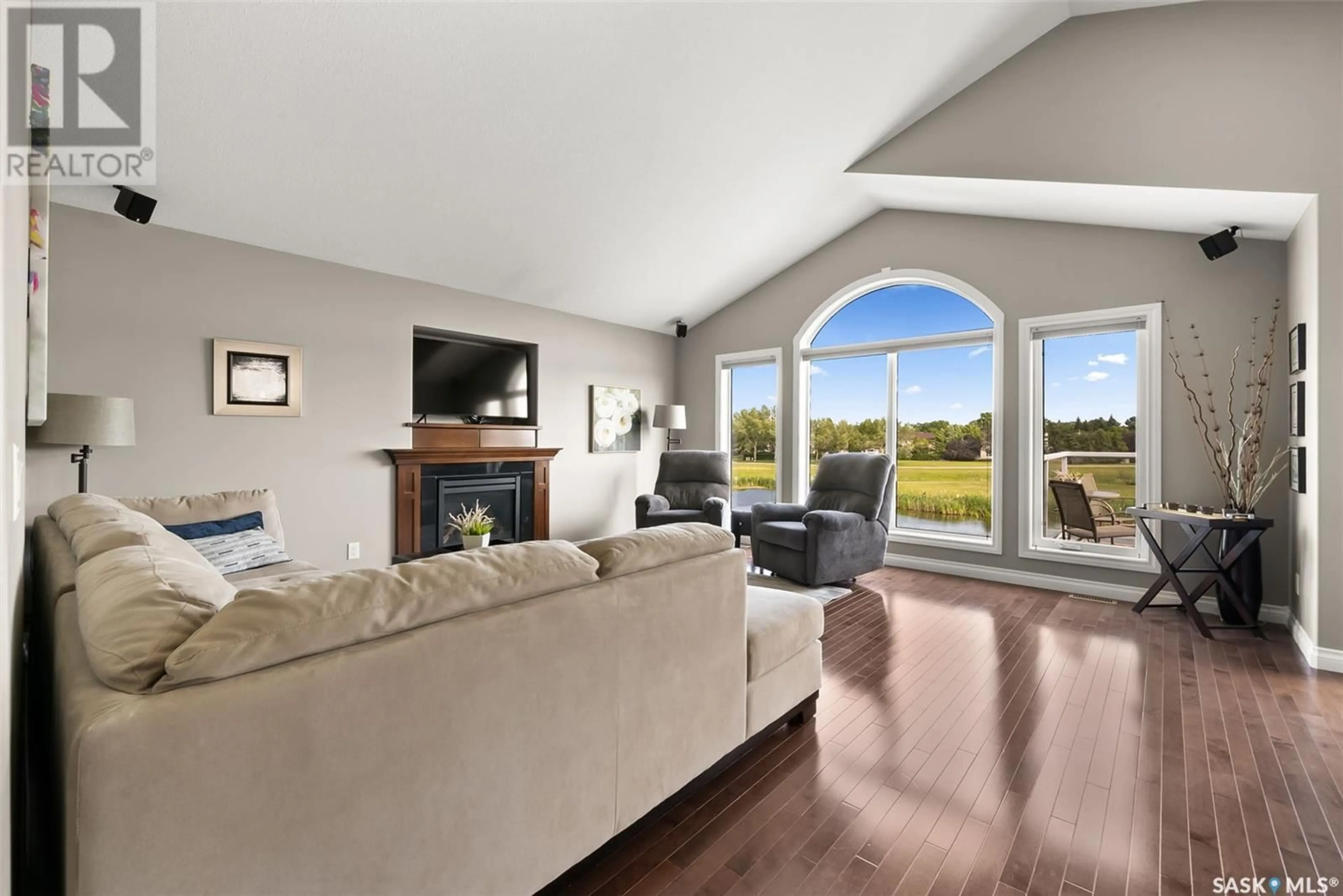 Living room with furniture, unknown for 8255 FAIRWAYS WEST DRIVE, Regina Saskatchewan S4Y0A1