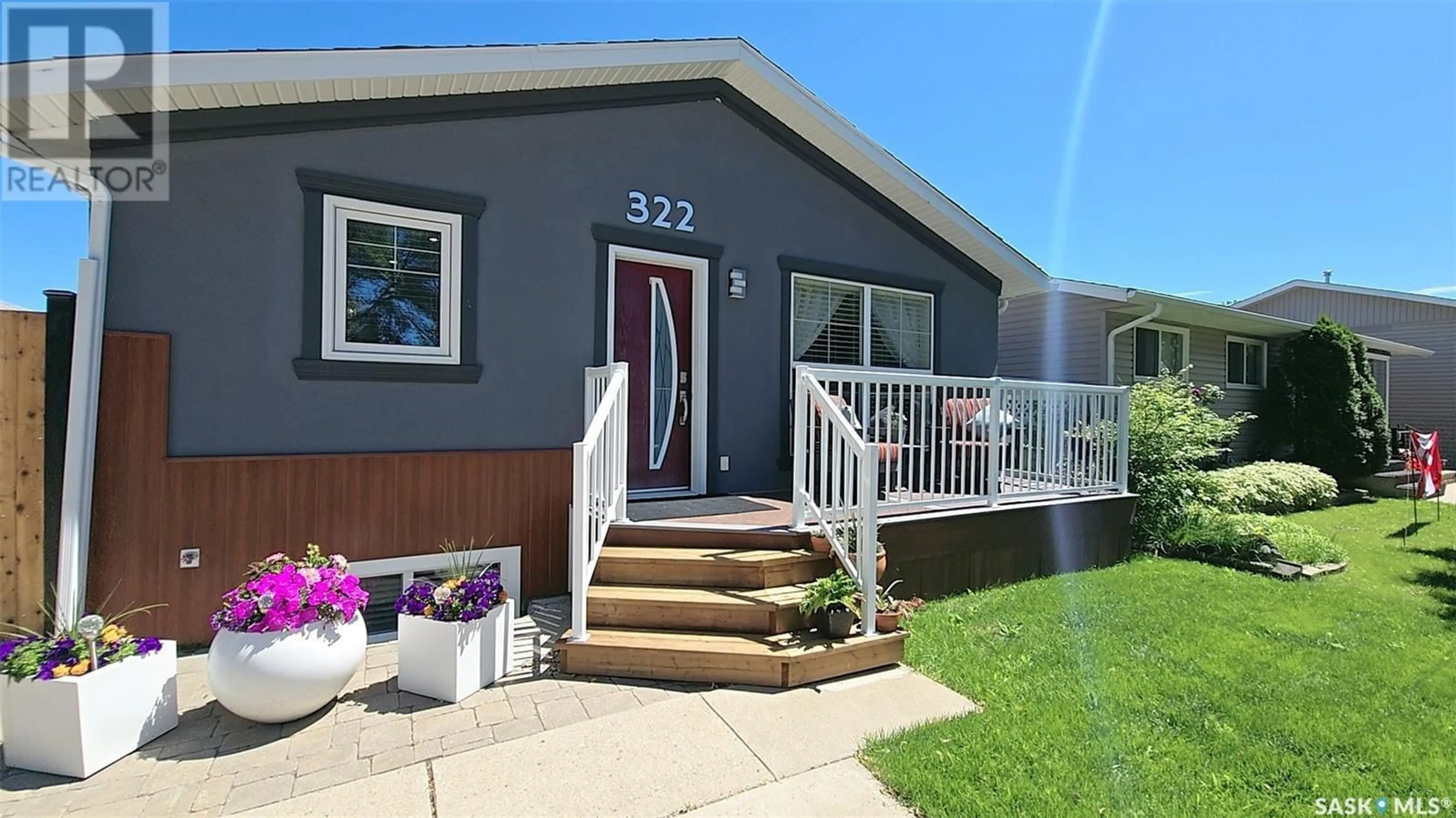 Home with vinyl exterior material, street for 322 VANIER CRESCENT, Saskatoon Saskatchewan S7L5H8