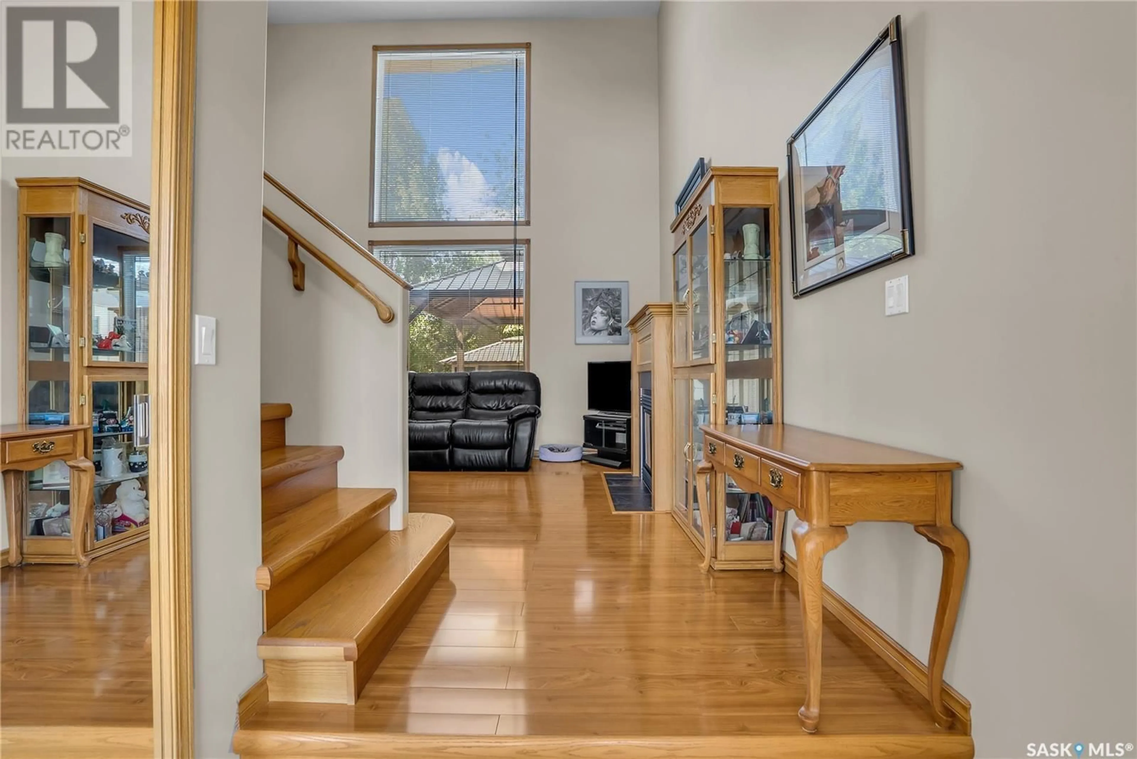 Indoor foyer for 110 SEARS COVE, Saskatoon Saskatchewan S7N4V5