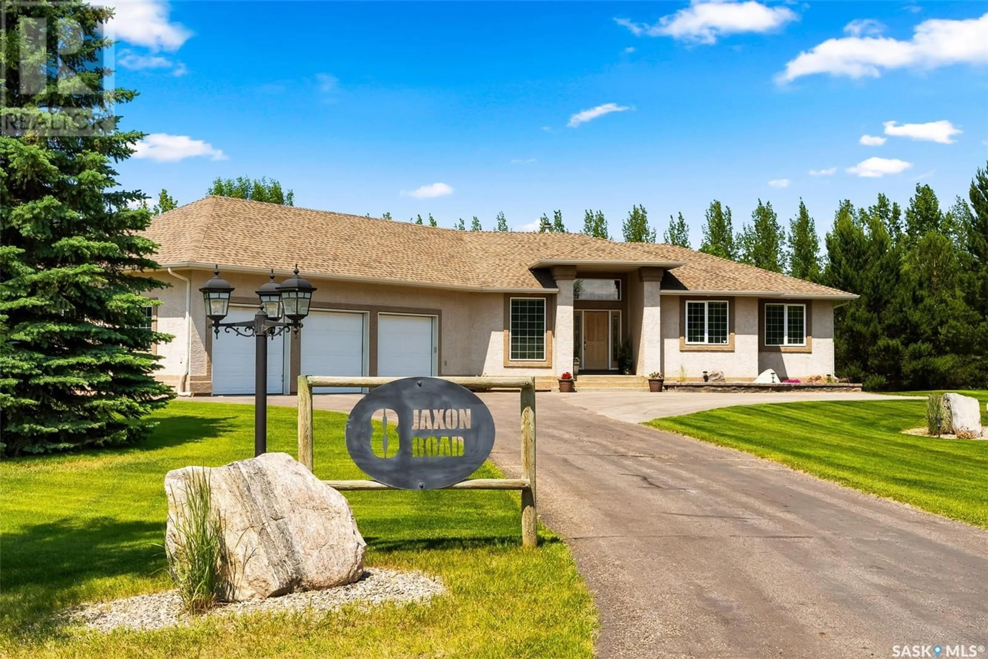 Home with vinyl exterior material, building for 8 JAXON ROAD, White City Saskatchewan S4L5B1