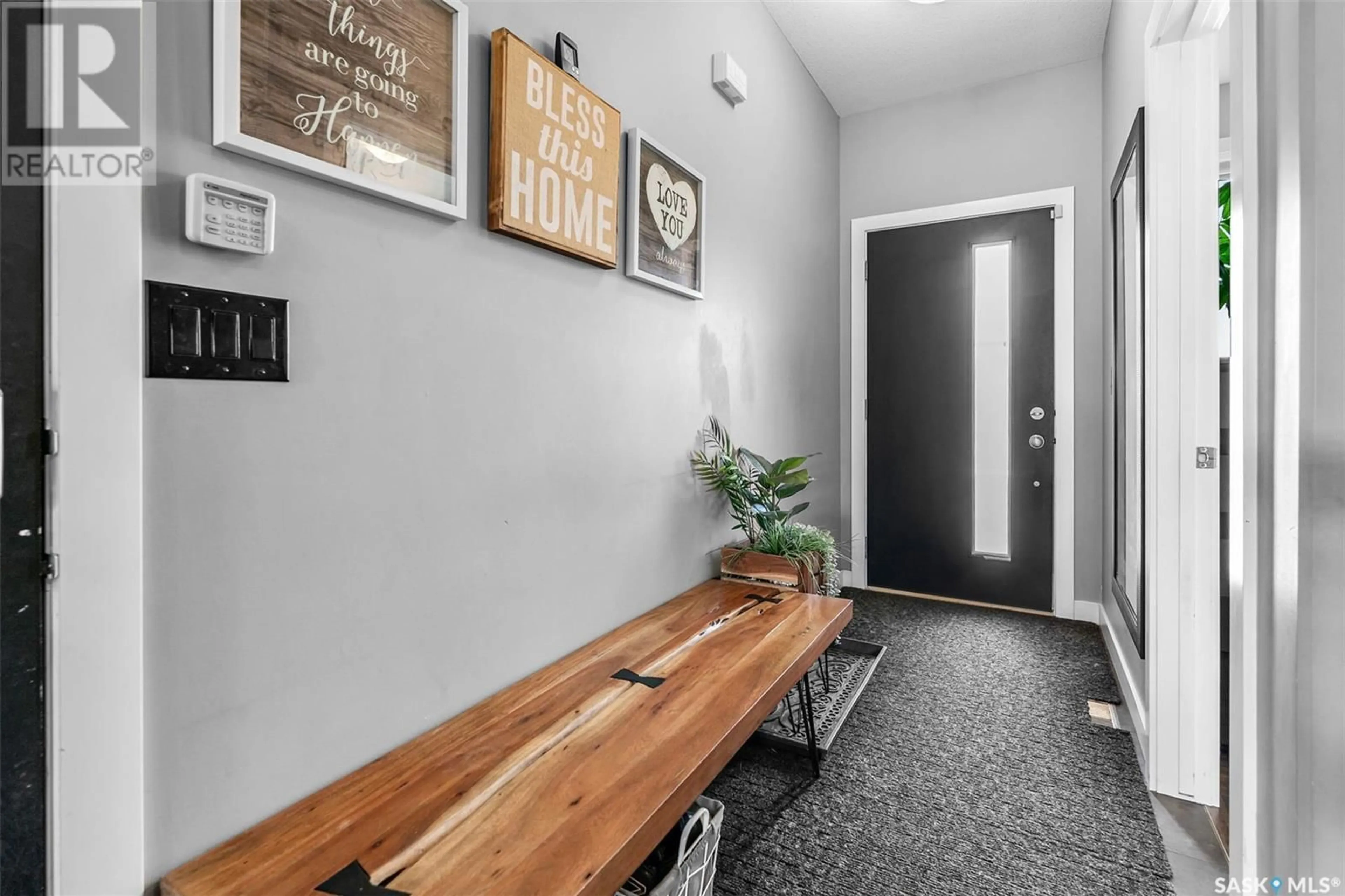 Indoor entryway for 139 JOHNS ROAD, Saskatoon Saskatchewan S7W0L2