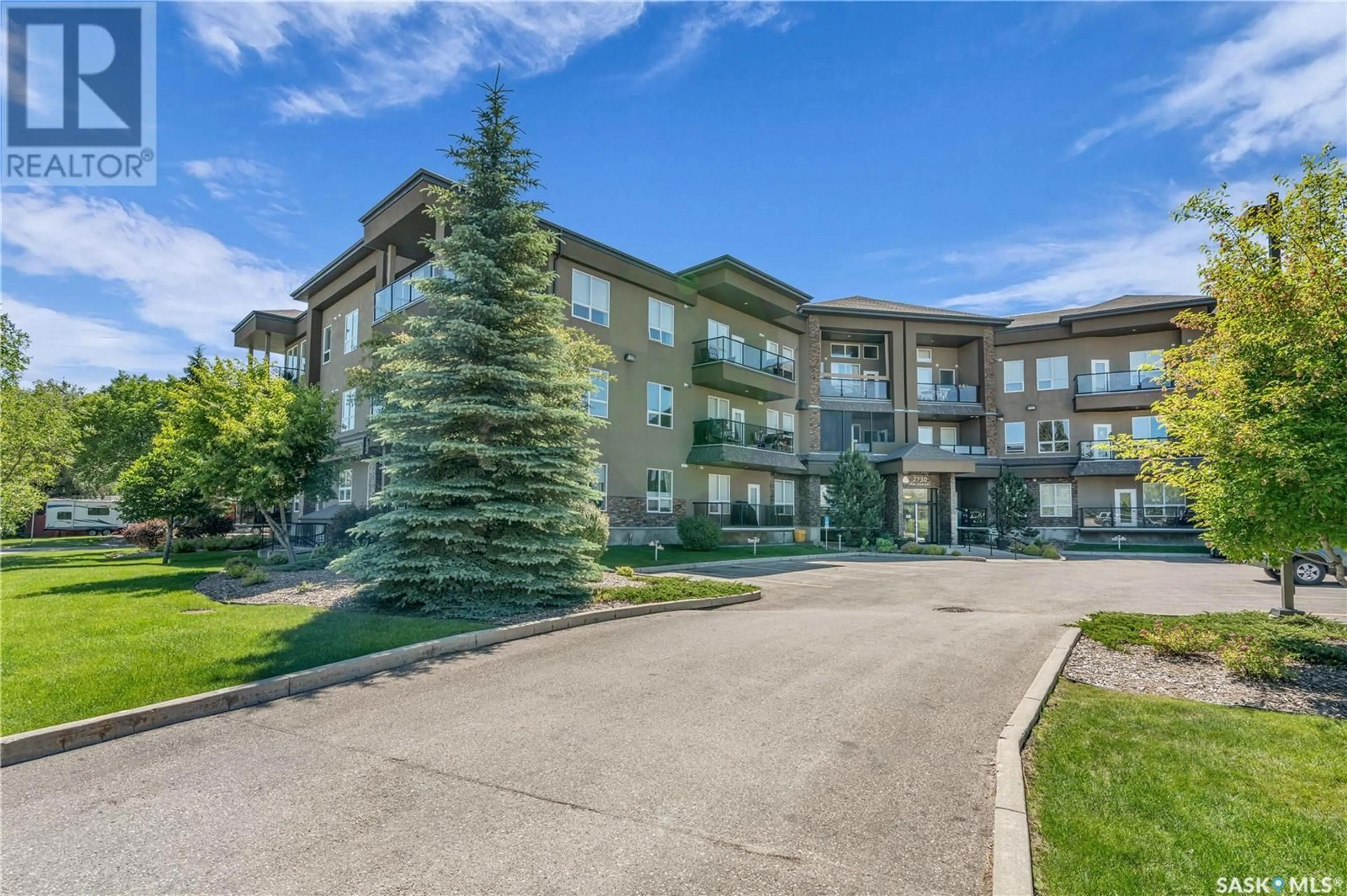 Patio, building for 307 - 2730 MAIN STREET, Saskatoon Saskatchewan S7H0M3