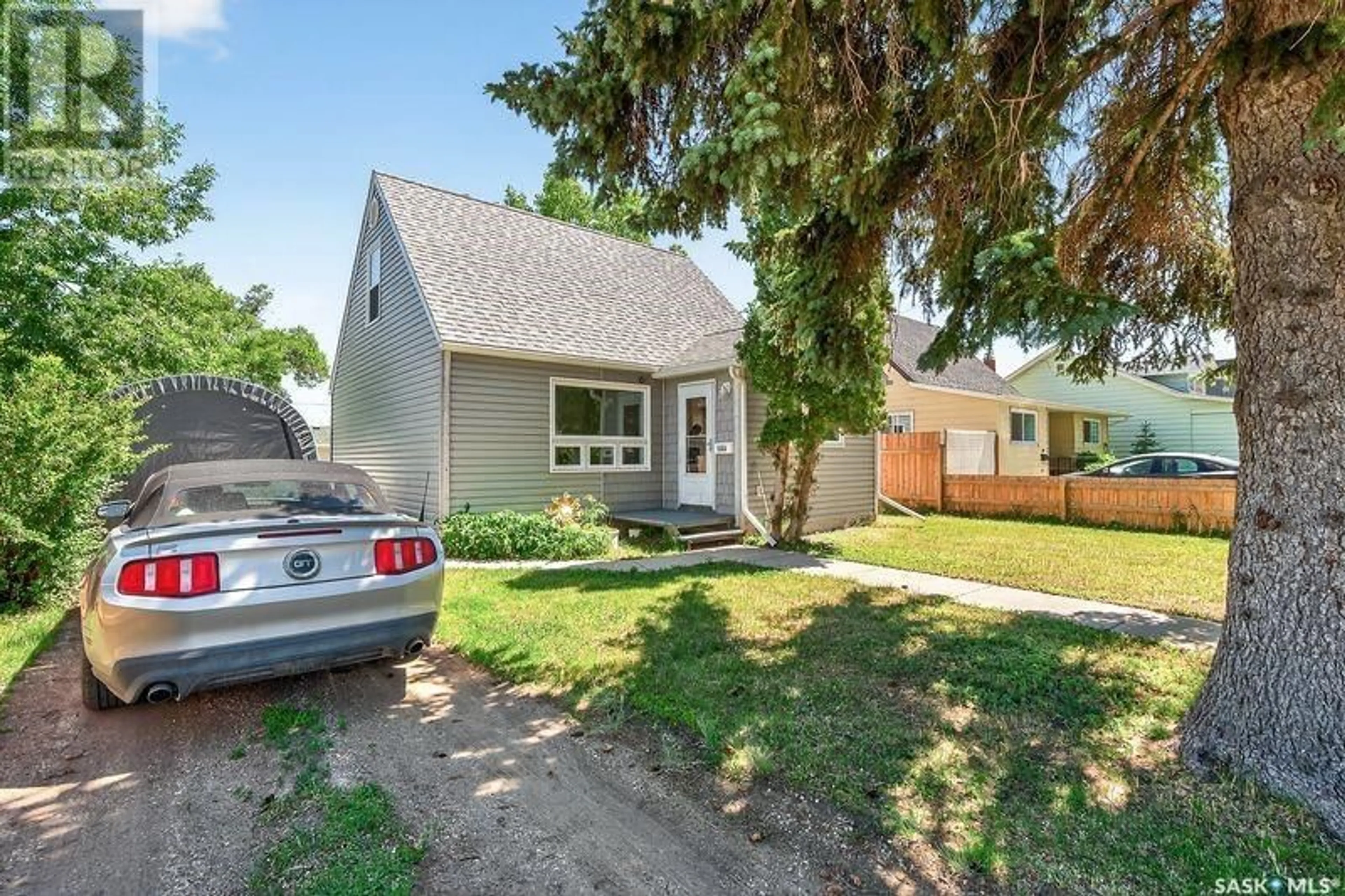 A pic from outside/outdoor area/front of a property/back of a property/a pic from drone, street for 1263 4TH AVENUE, Moose Jaw Saskatchewan S6H1J4