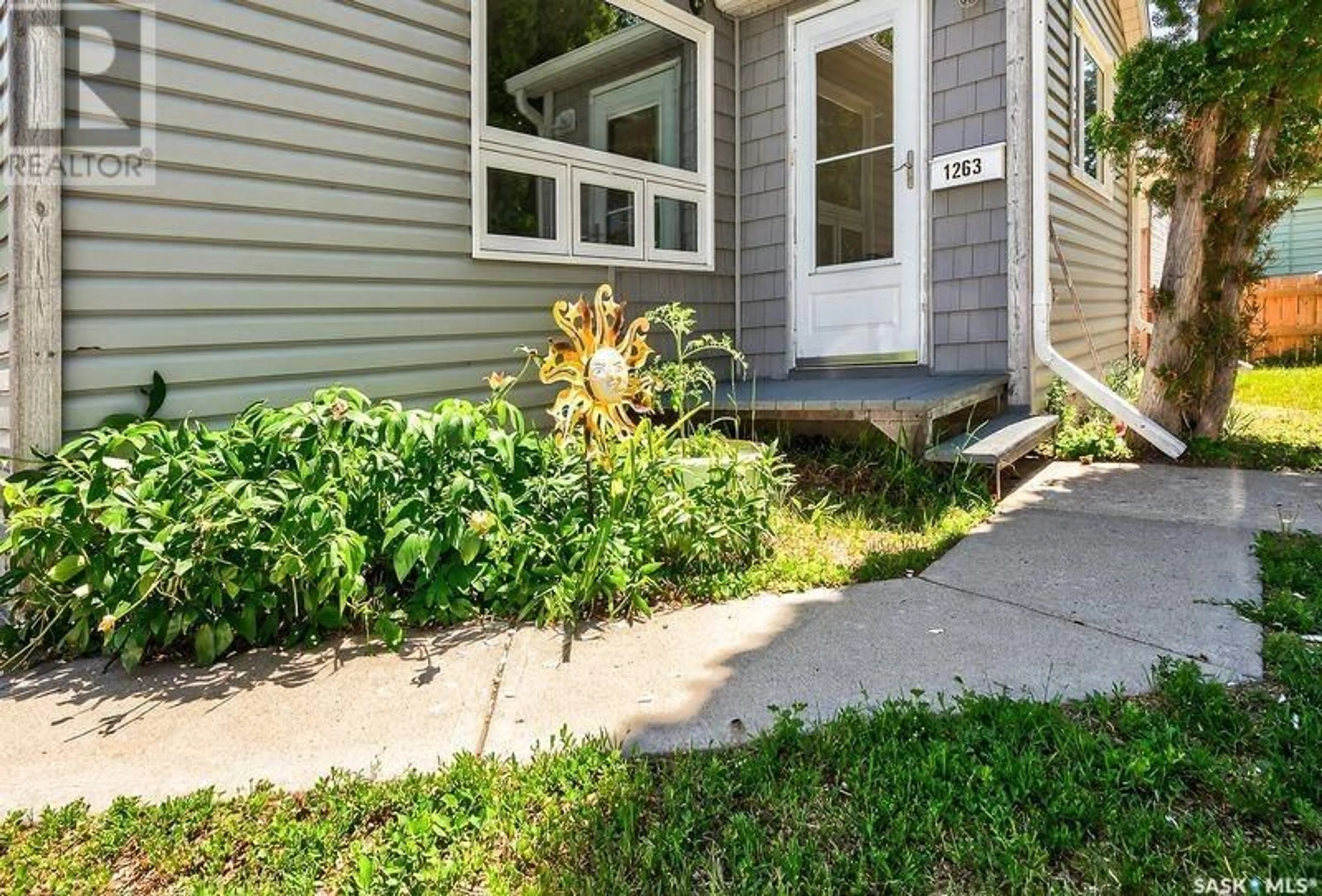 Unknown for 1263 4TH AVENUE, Moose Jaw Saskatchewan S6H1J4