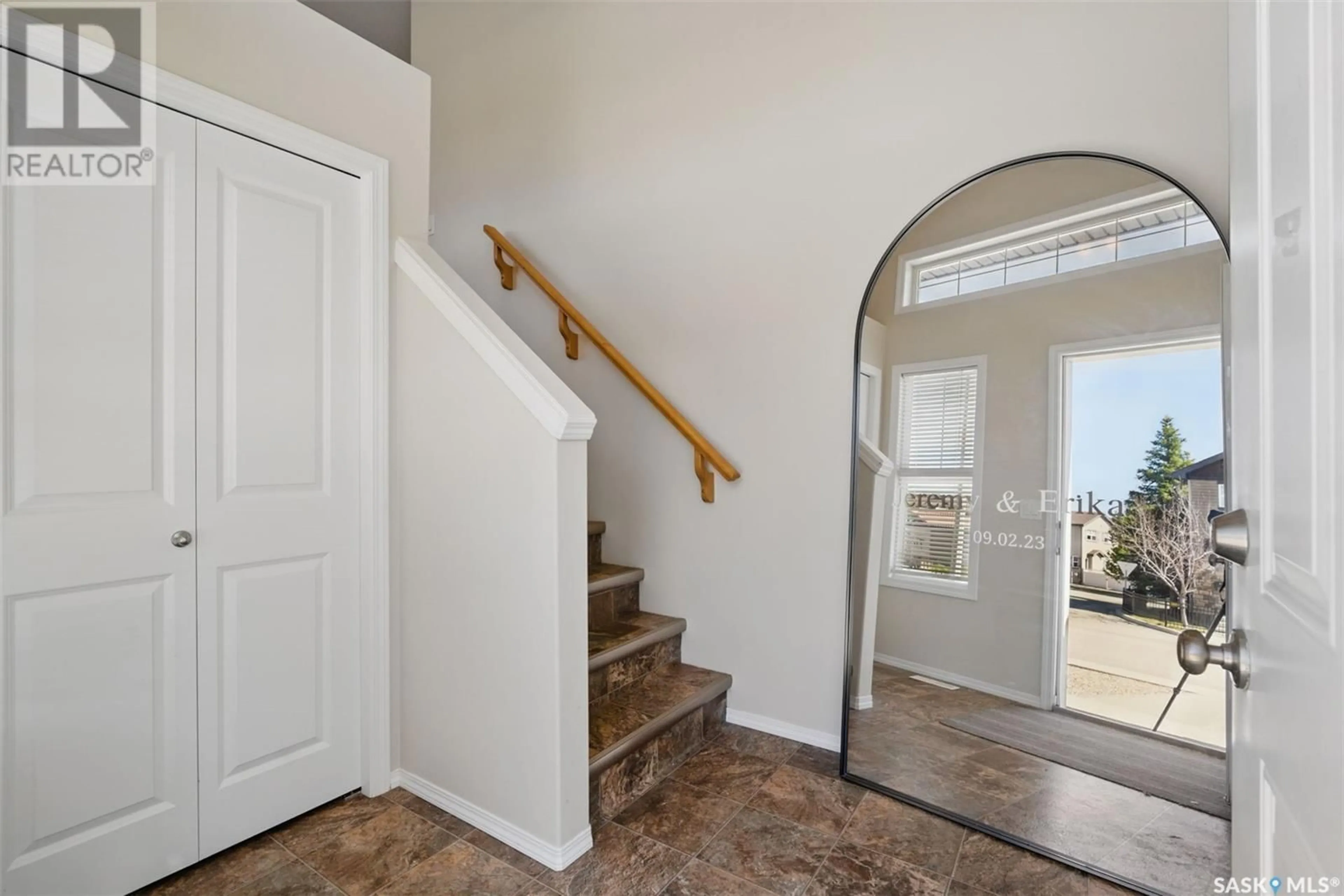 Indoor entryway for 203 LANGLOIS WAY, Saskatoon Saskatchewan S7T0K8