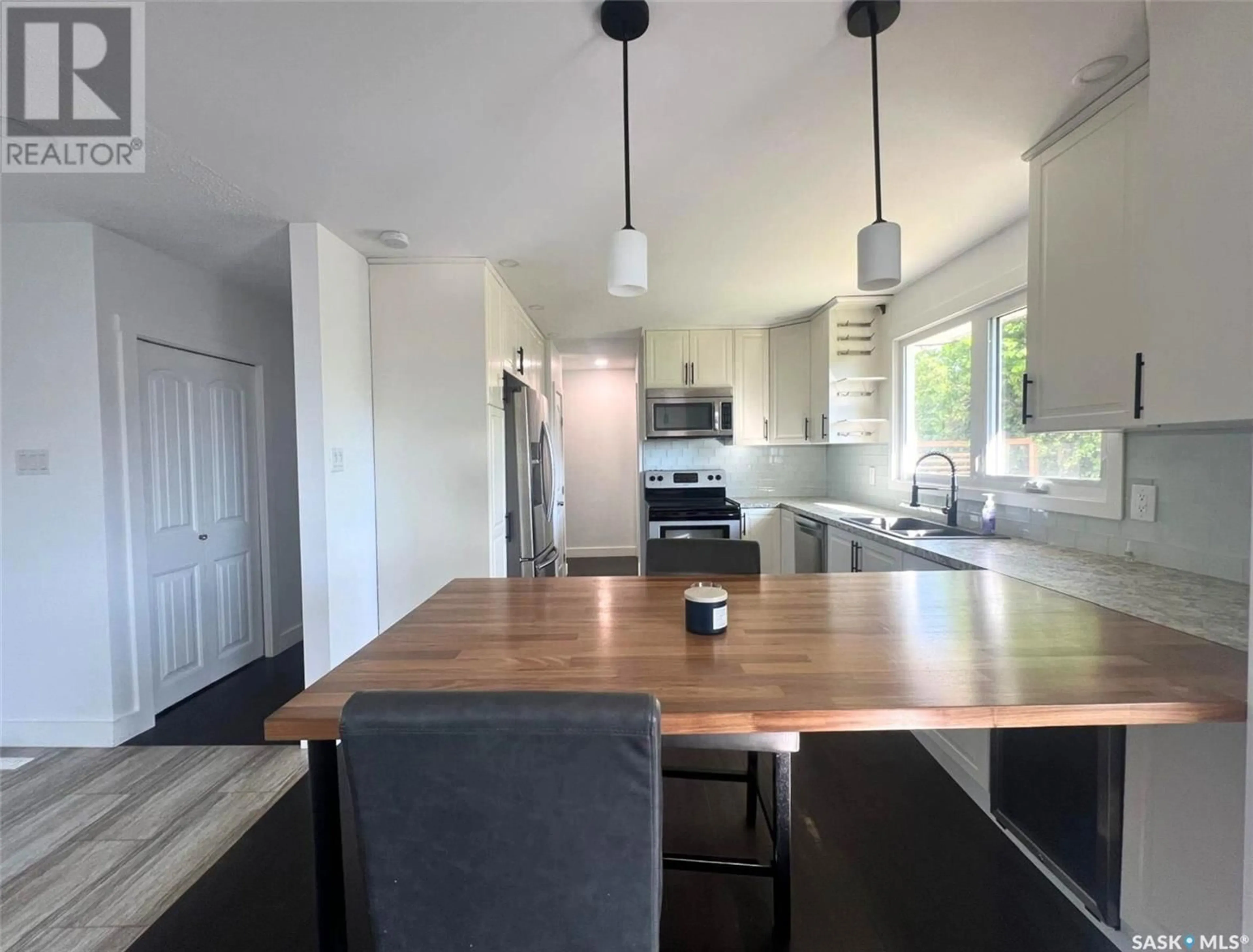 Open concept kitchen, unknown for 201 CONLIN DRIVE, Swift Current Saskatchewan S9H3A9