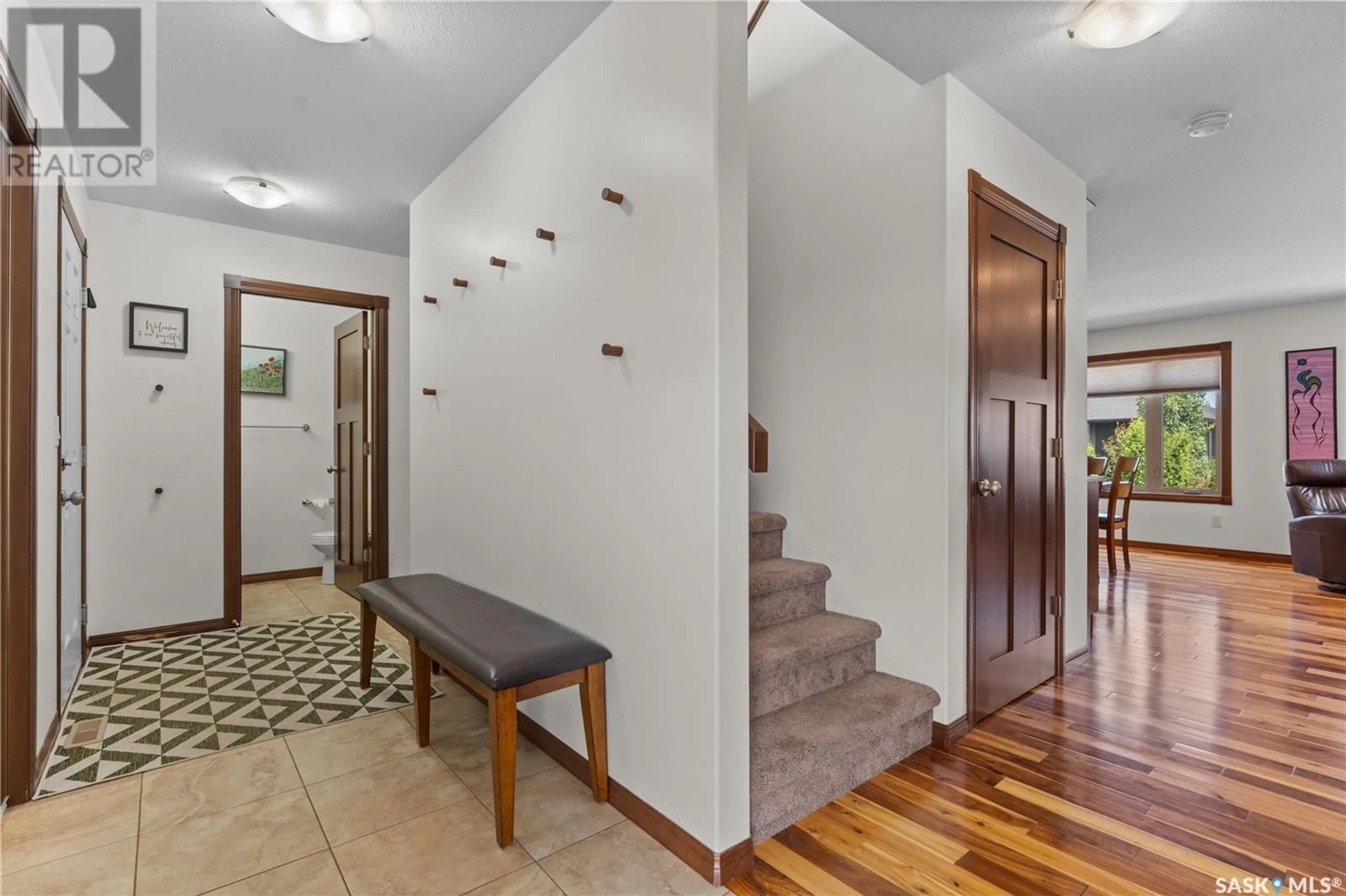 Indoor foyer for 3625 GREEN WATER DRIVE, Regina Saskatchewan S4V1R3