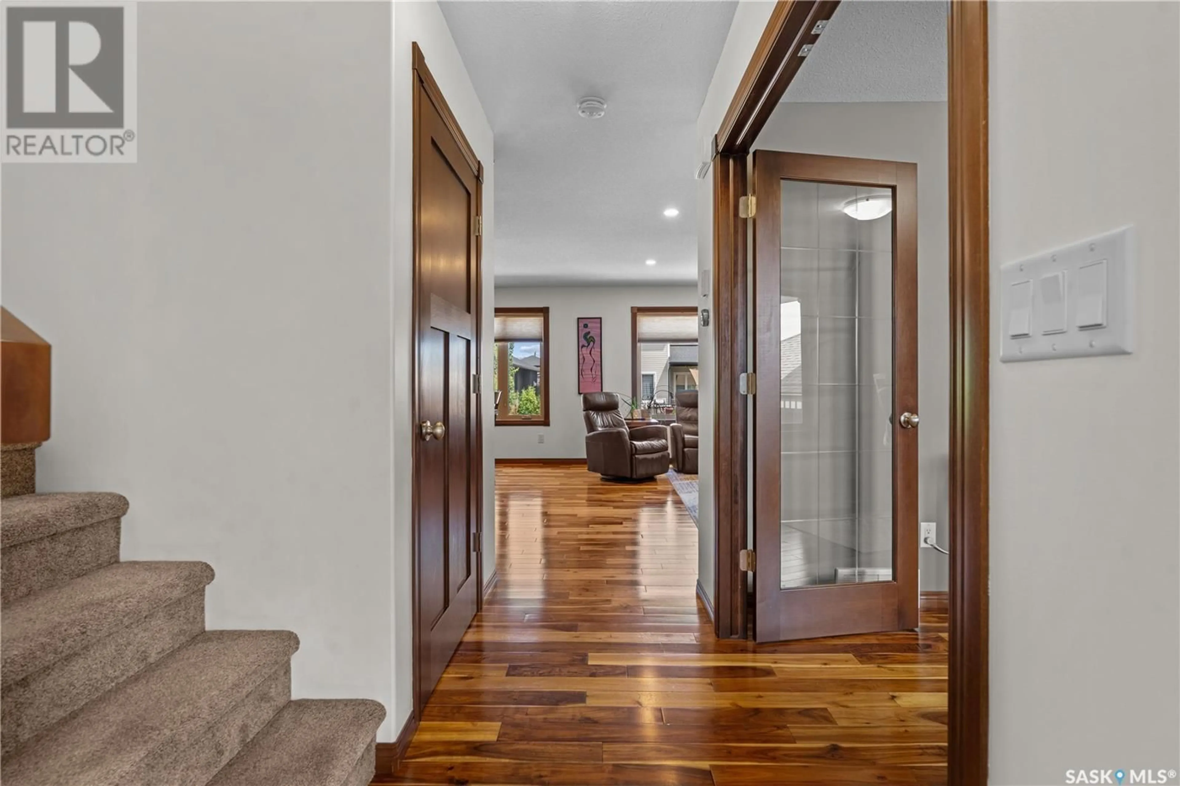 Indoor foyer for 3625 GREEN WATER DRIVE, Regina Saskatchewan S4V1R3