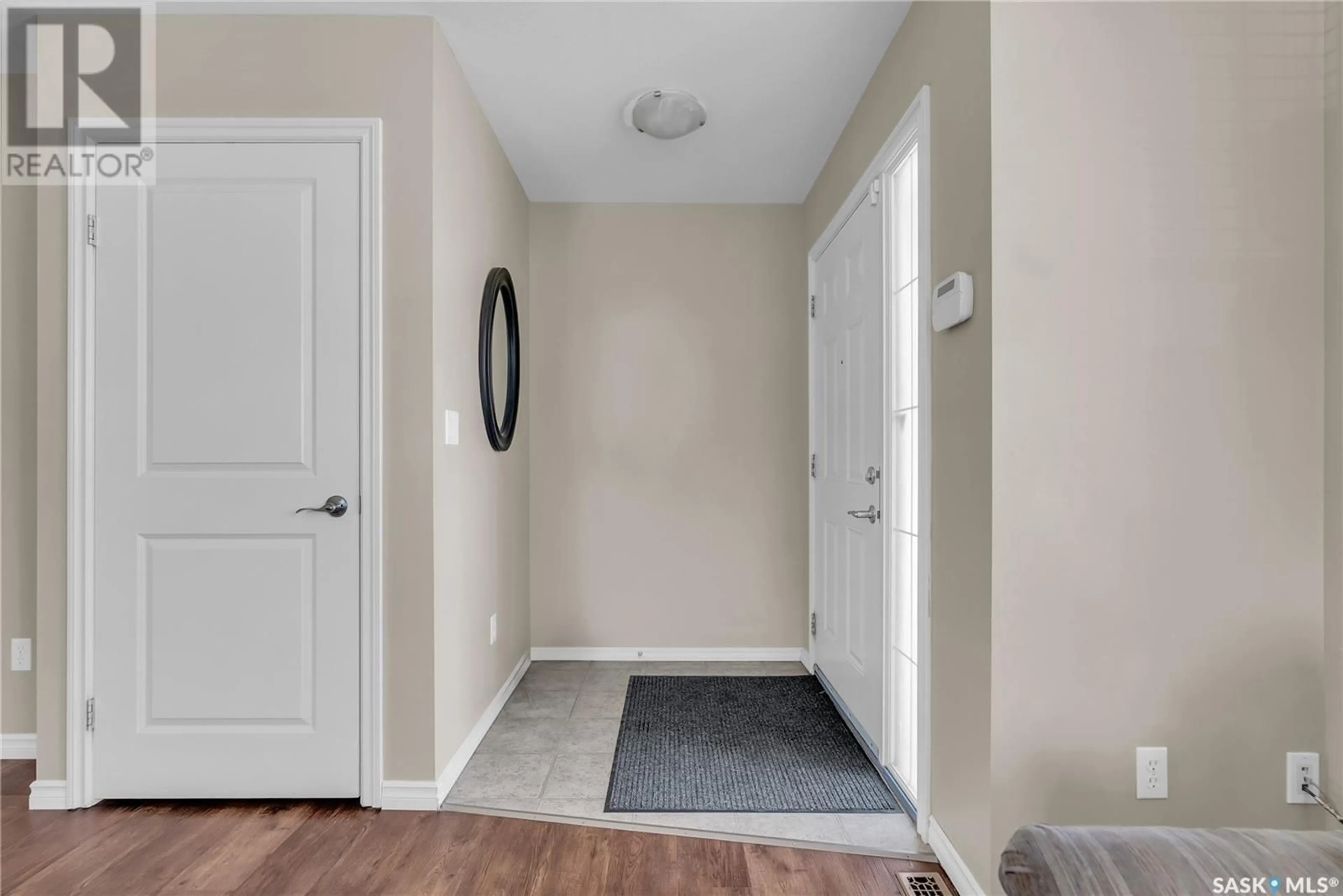 Indoor entryway for 303 - 305 SLIMMON PLACE, Saskatoon Saskatchewan S7V0A8