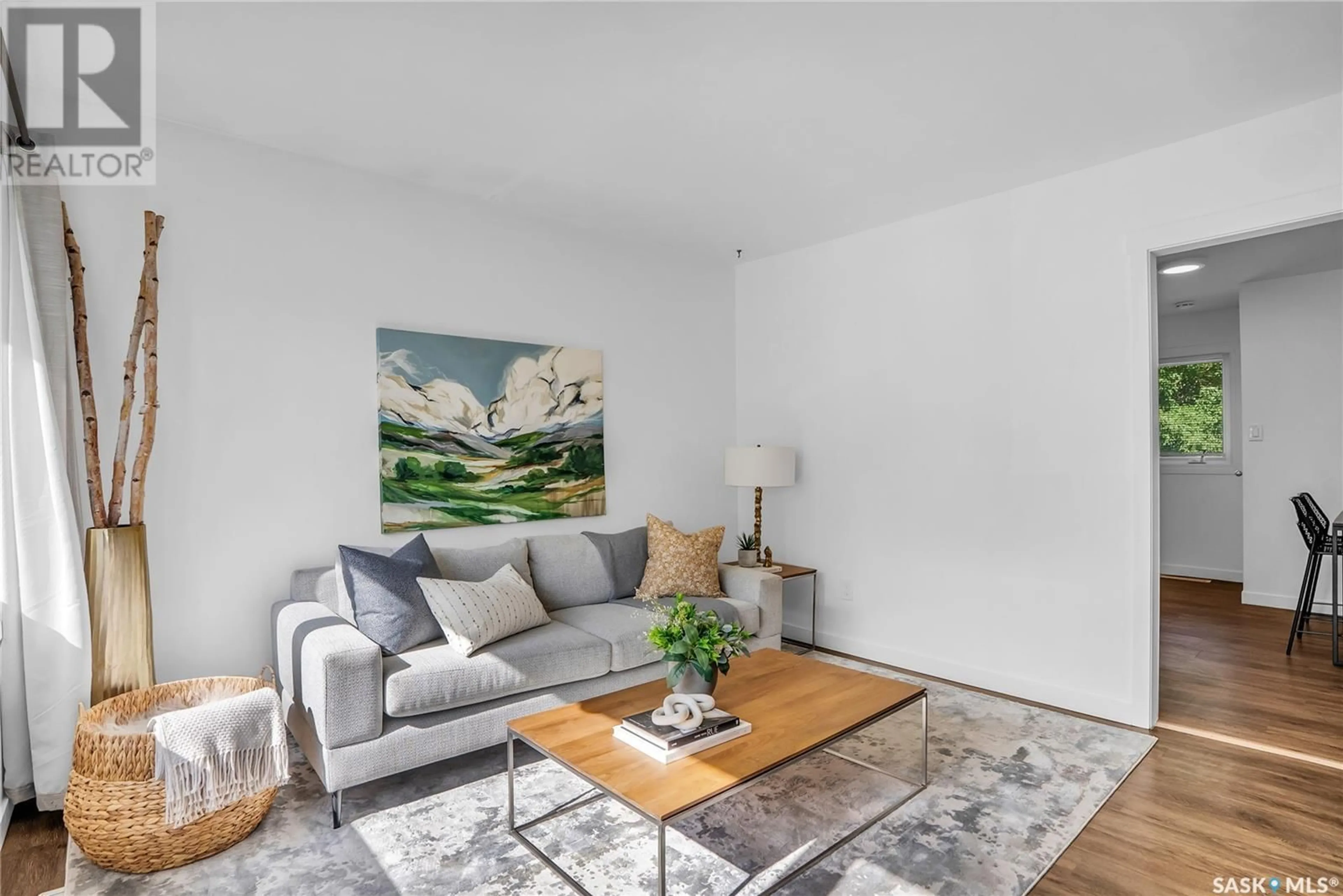 Living room with furniture, unknown for 2535 KELVIN AVENUE, Saskatoon Saskatchewan S7J0T6