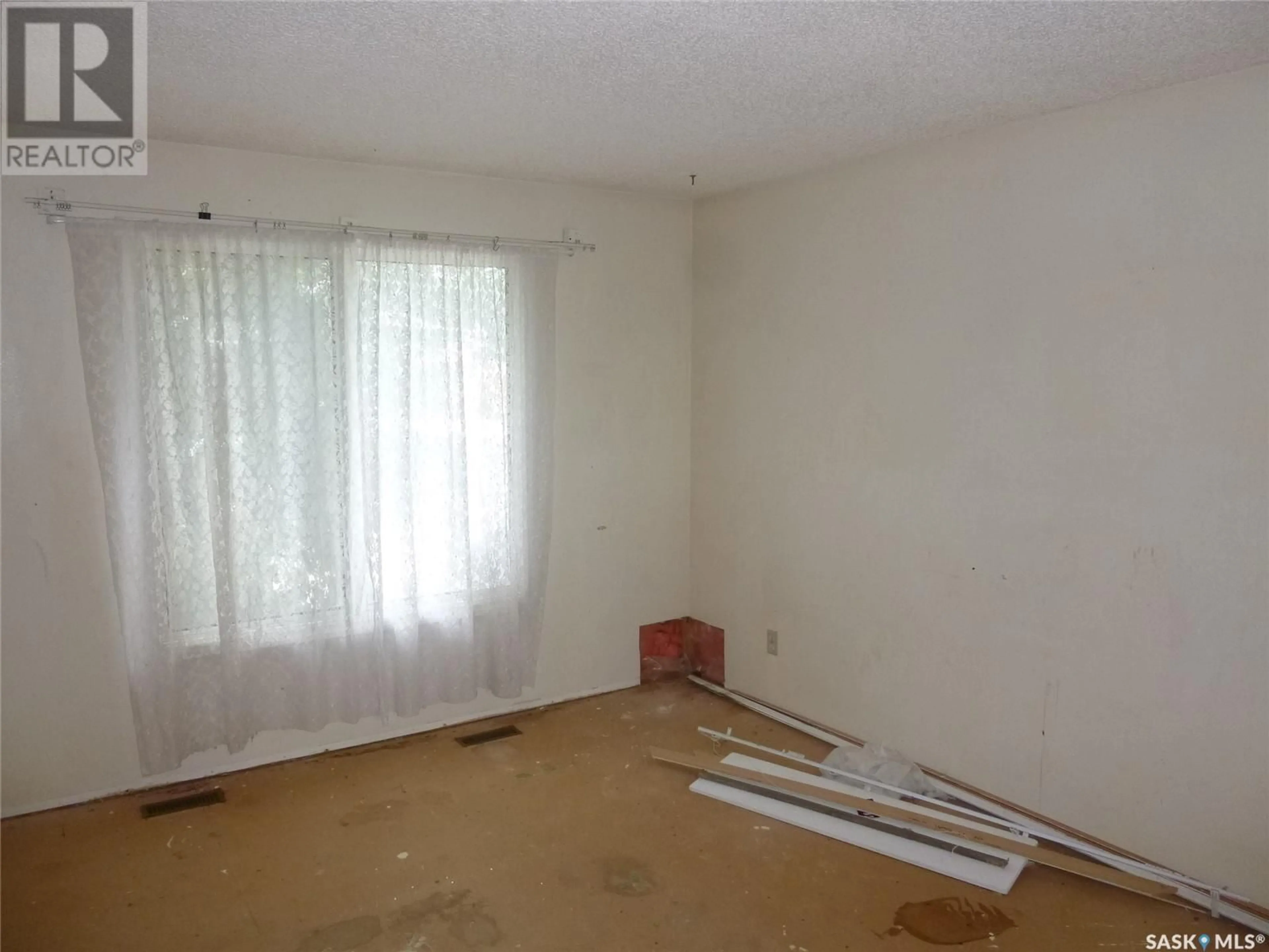 A pic of a room for 1543 STADACONA W, Moose Jaw Saskatchewan S6H6S3