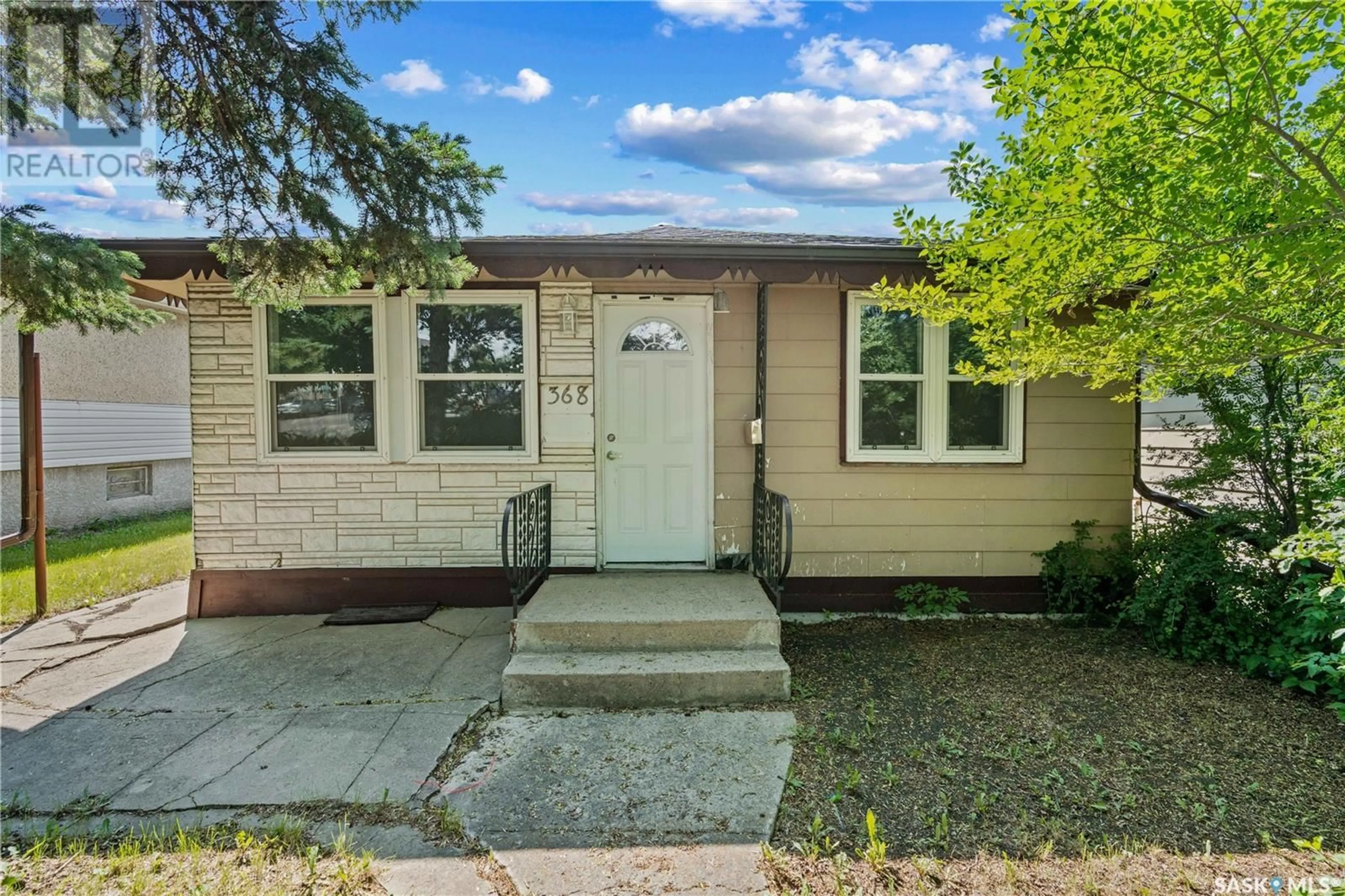 Home with vinyl exterior material, street for 368 ROSE STREET, Regina Saskatchewan S4R1Z1