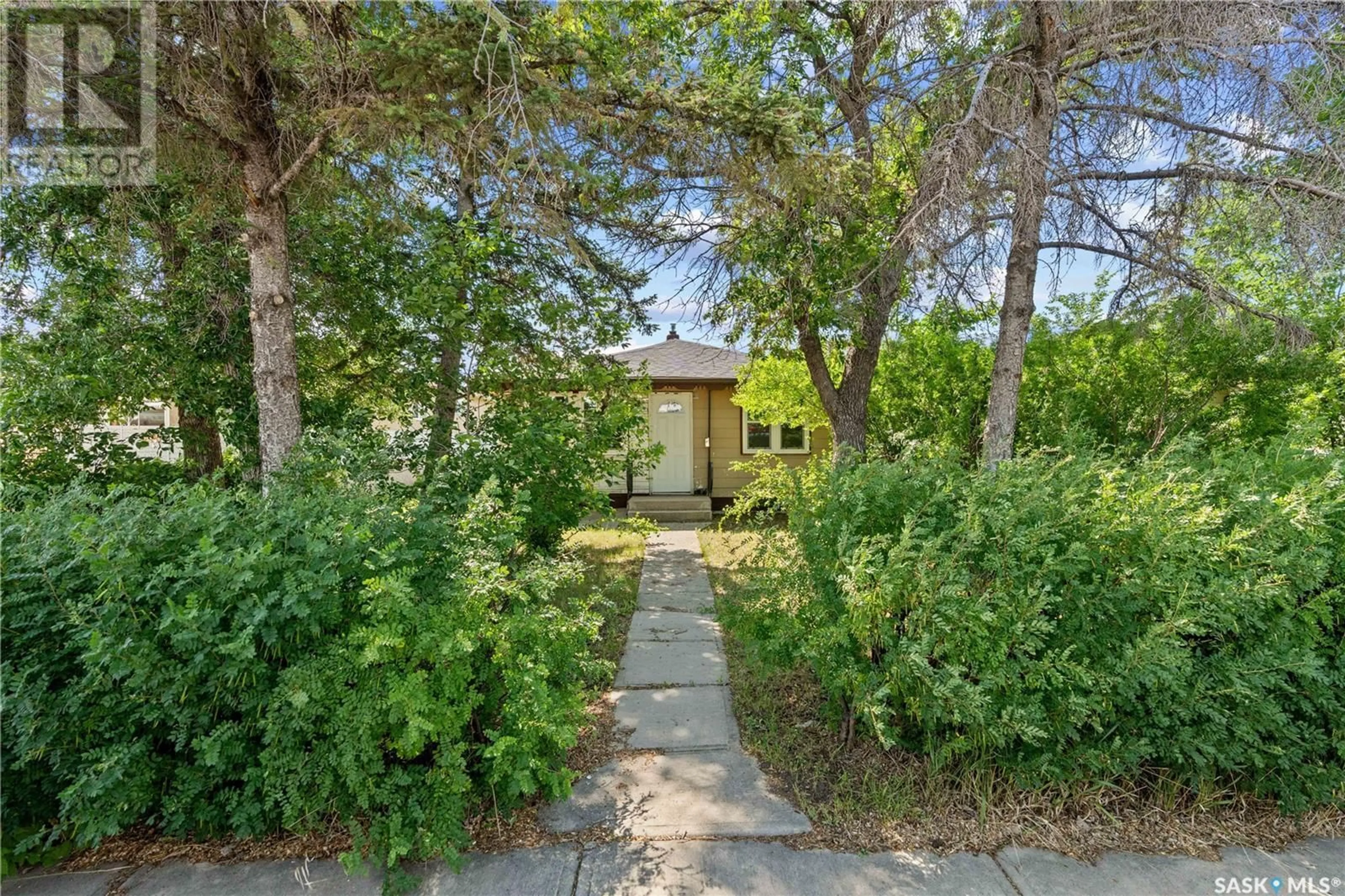 Patio, street for 368 ROSE STREET, Regina Saskatchewan S4R1Z1