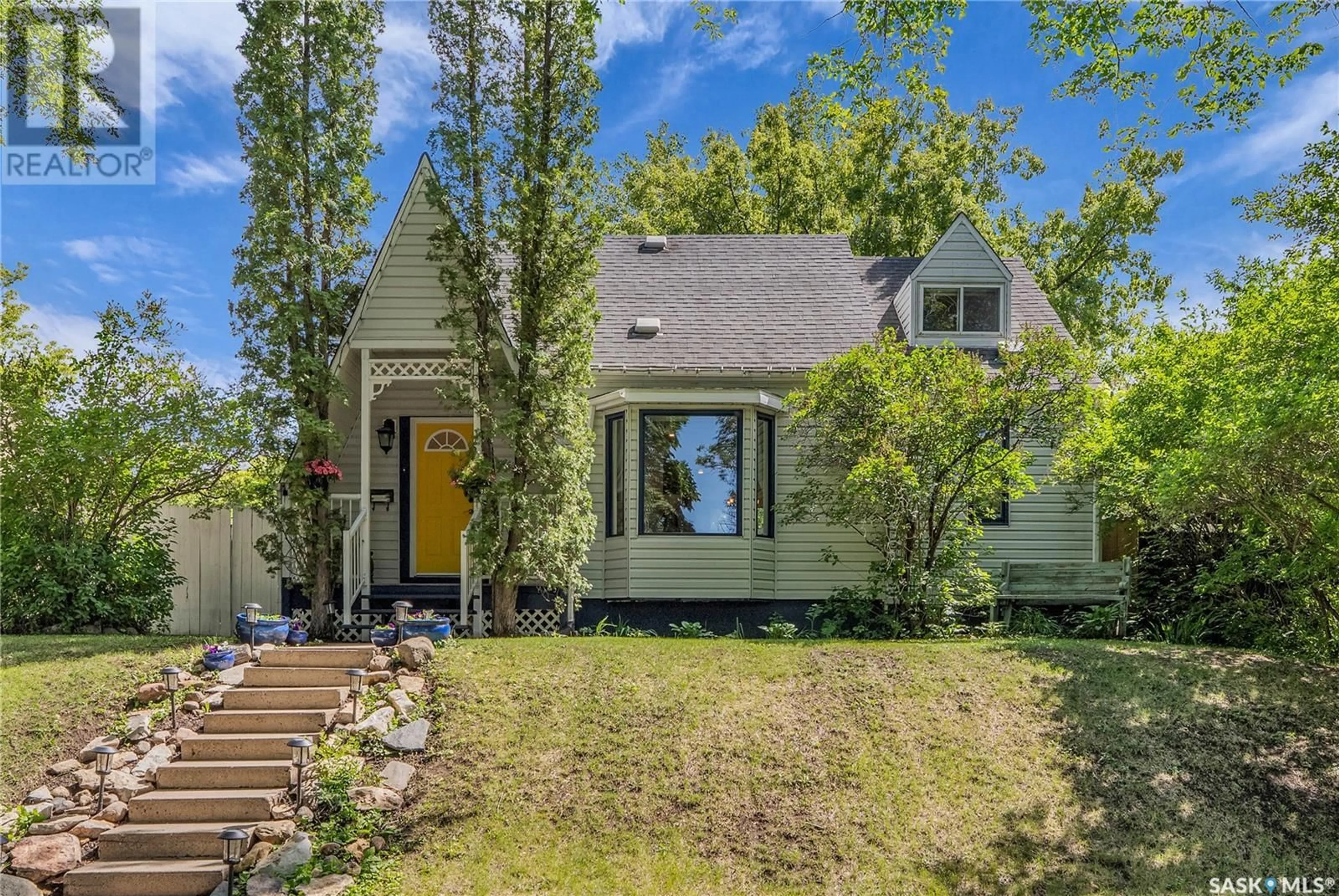 Unknown for 834 5TH STREET, Saskatoon Saskatchewan S7H1G9