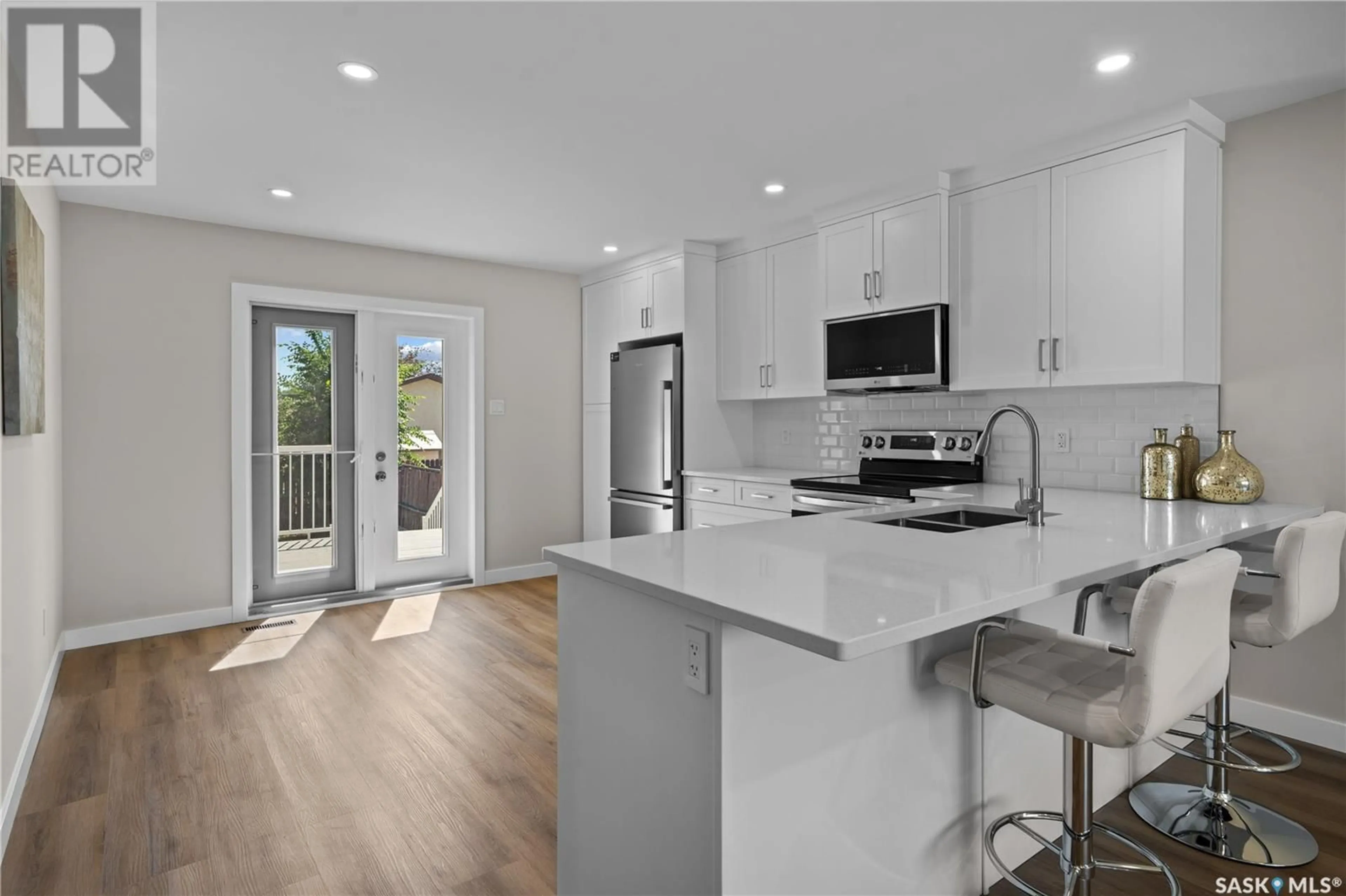 Open concept kitchen, unknown for 965 DUTKOWSKI CRESCENT, Regina Saskatchewan S4N6X8