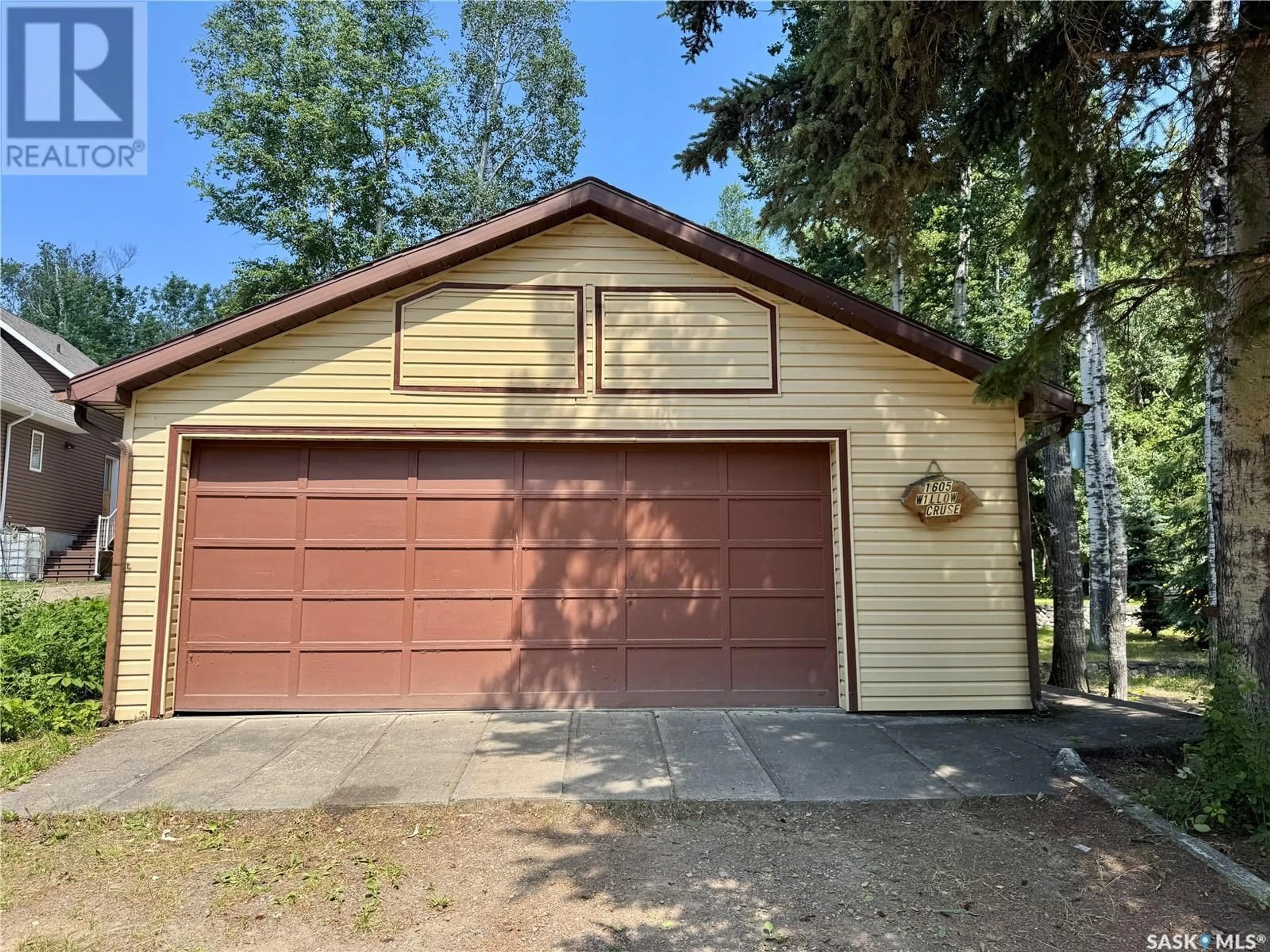 Indoor garage for 1605 WILLOW STREET, Northern Admin District Saskatchewan S0J1L0