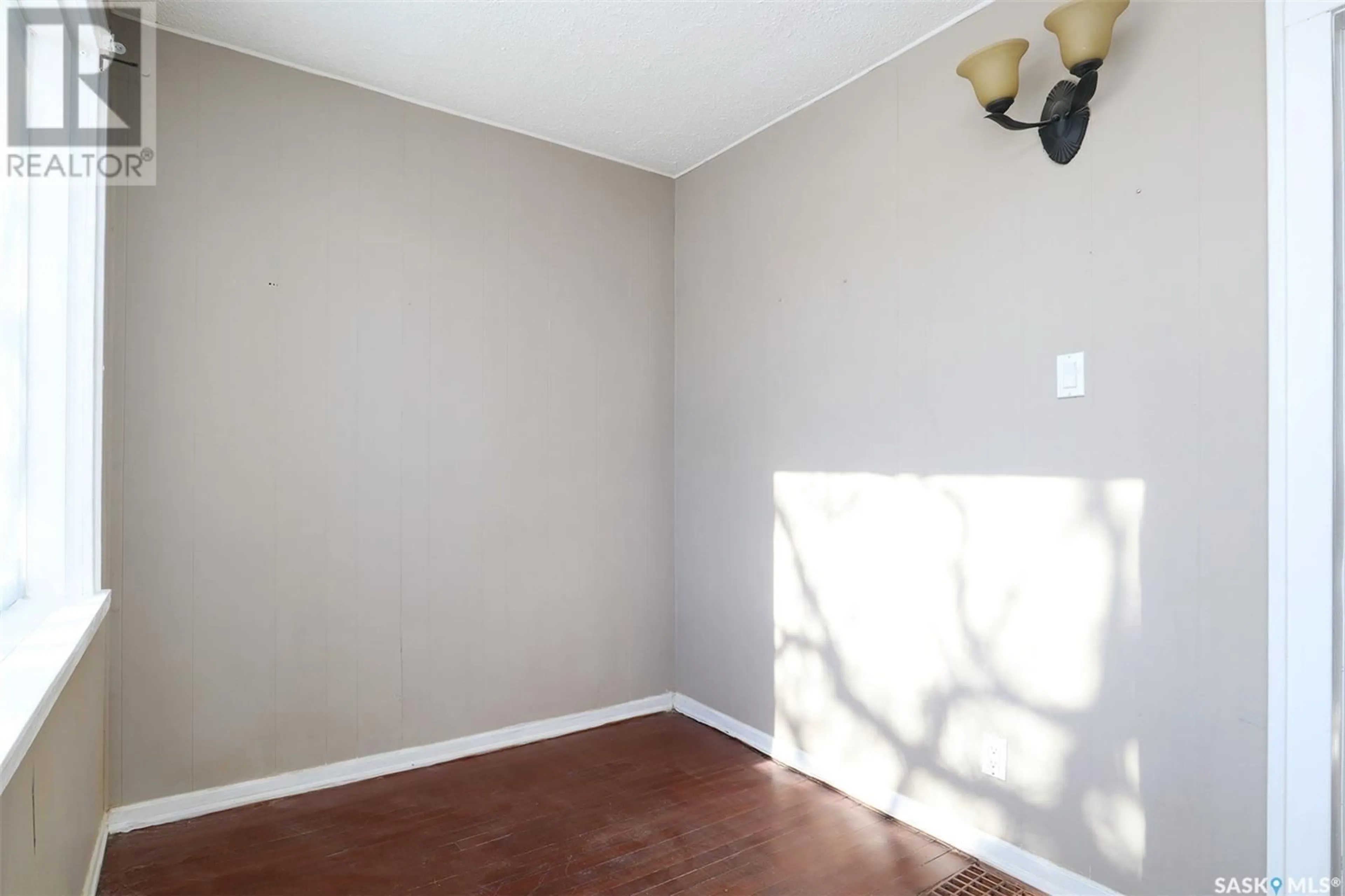 A pic of a room for 4530 DEWDNEY AVENUE, Regina Saskatchewan S4T1B2