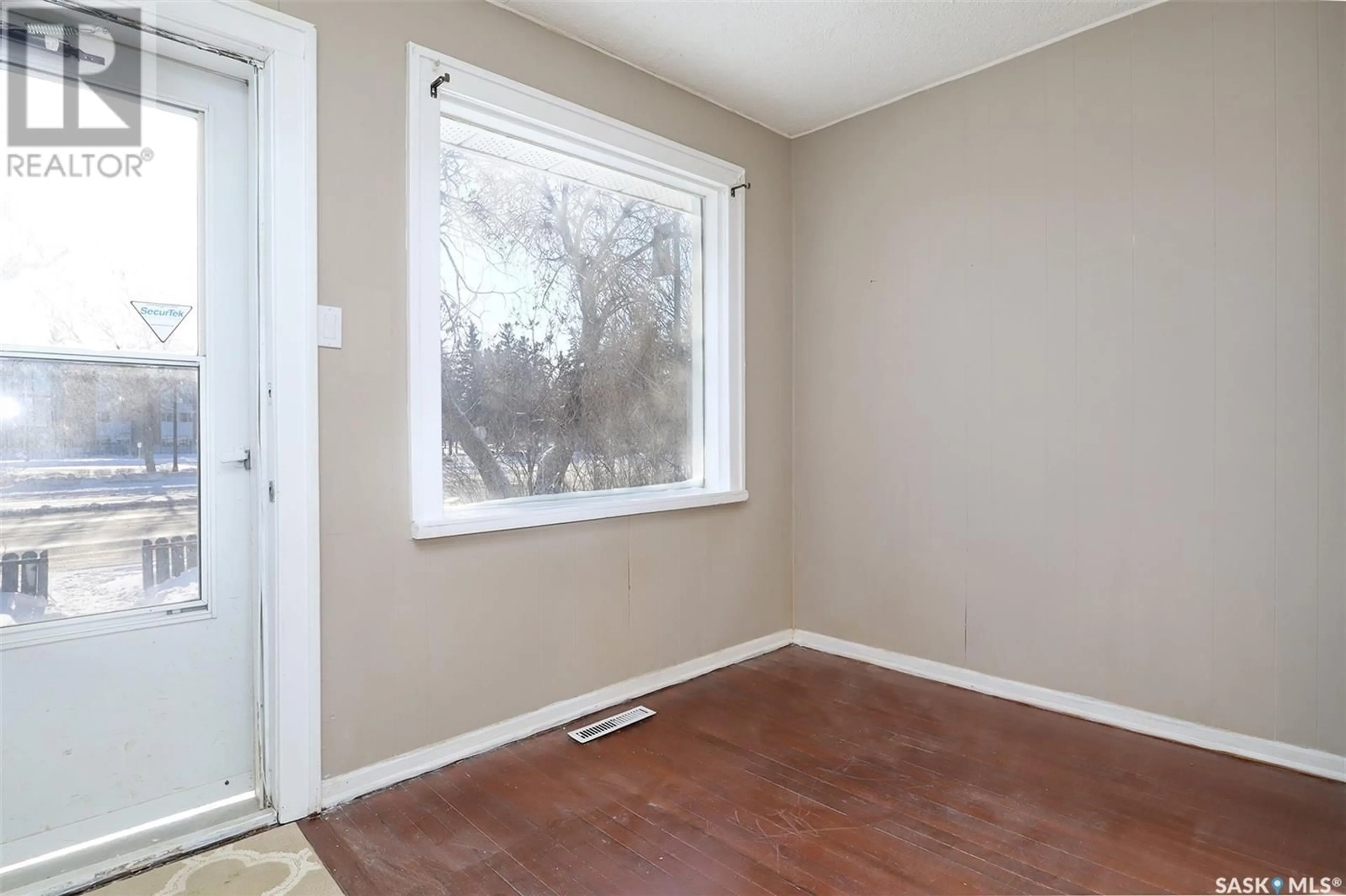 A pic of a room for 4530 DEWDNEY AVENUE, Regina Saskatchewan S4T1B2