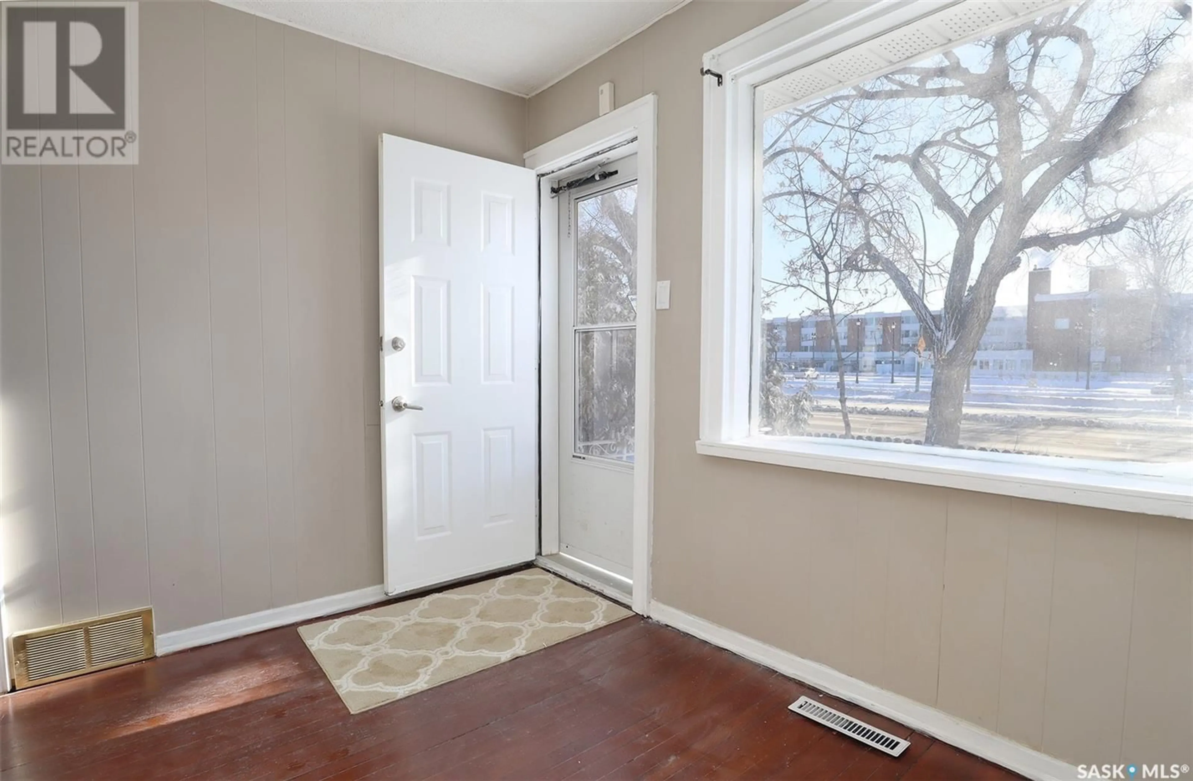 Indoor entryway for 4530 DEWDNEY AVENUE, Regina Saskatchewan S4T1B2