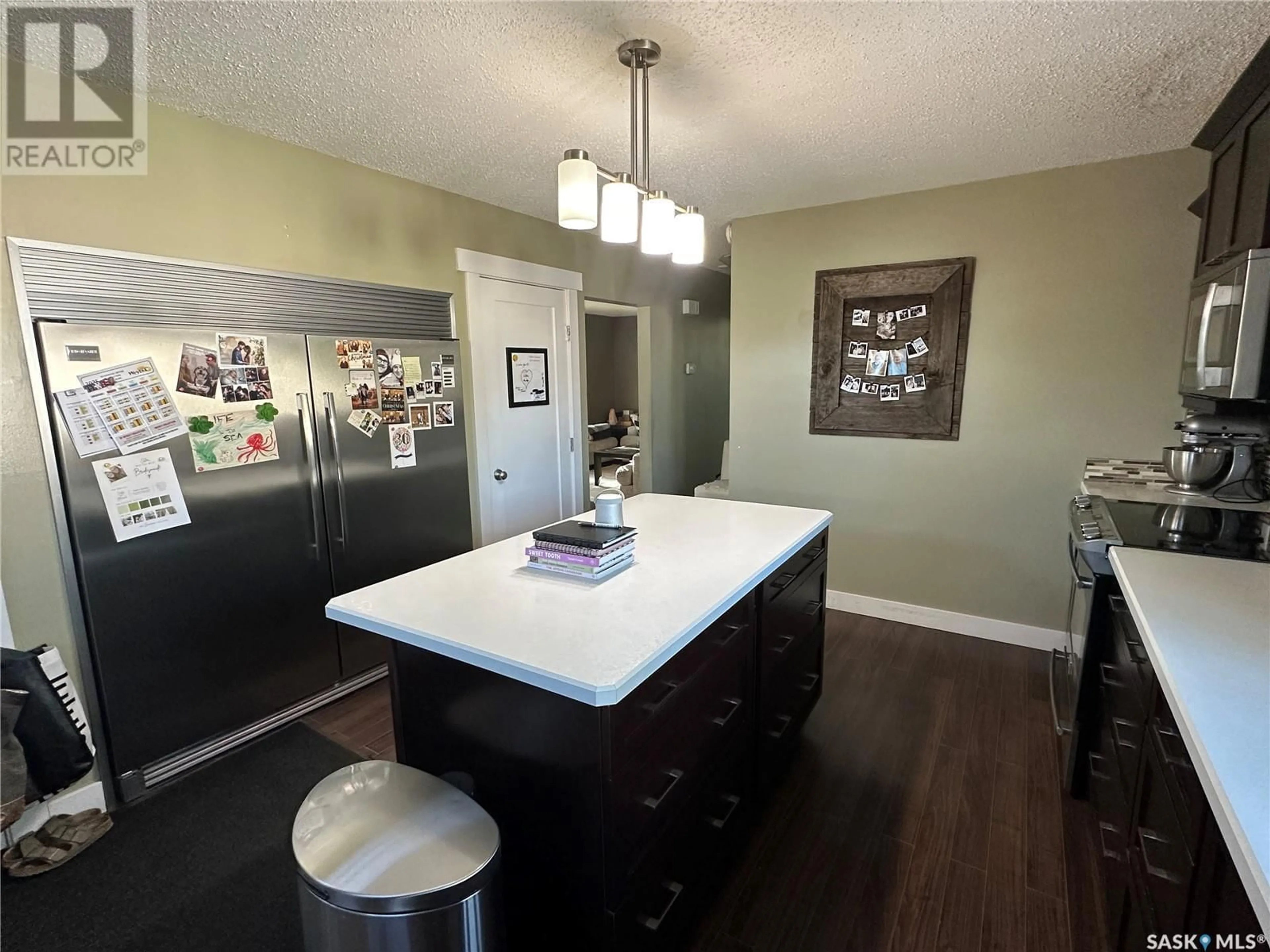 Open concept kitchen, unknown for 320 GOVERNMENT ROAD, Weyburn Saskatchewan S4H2A8