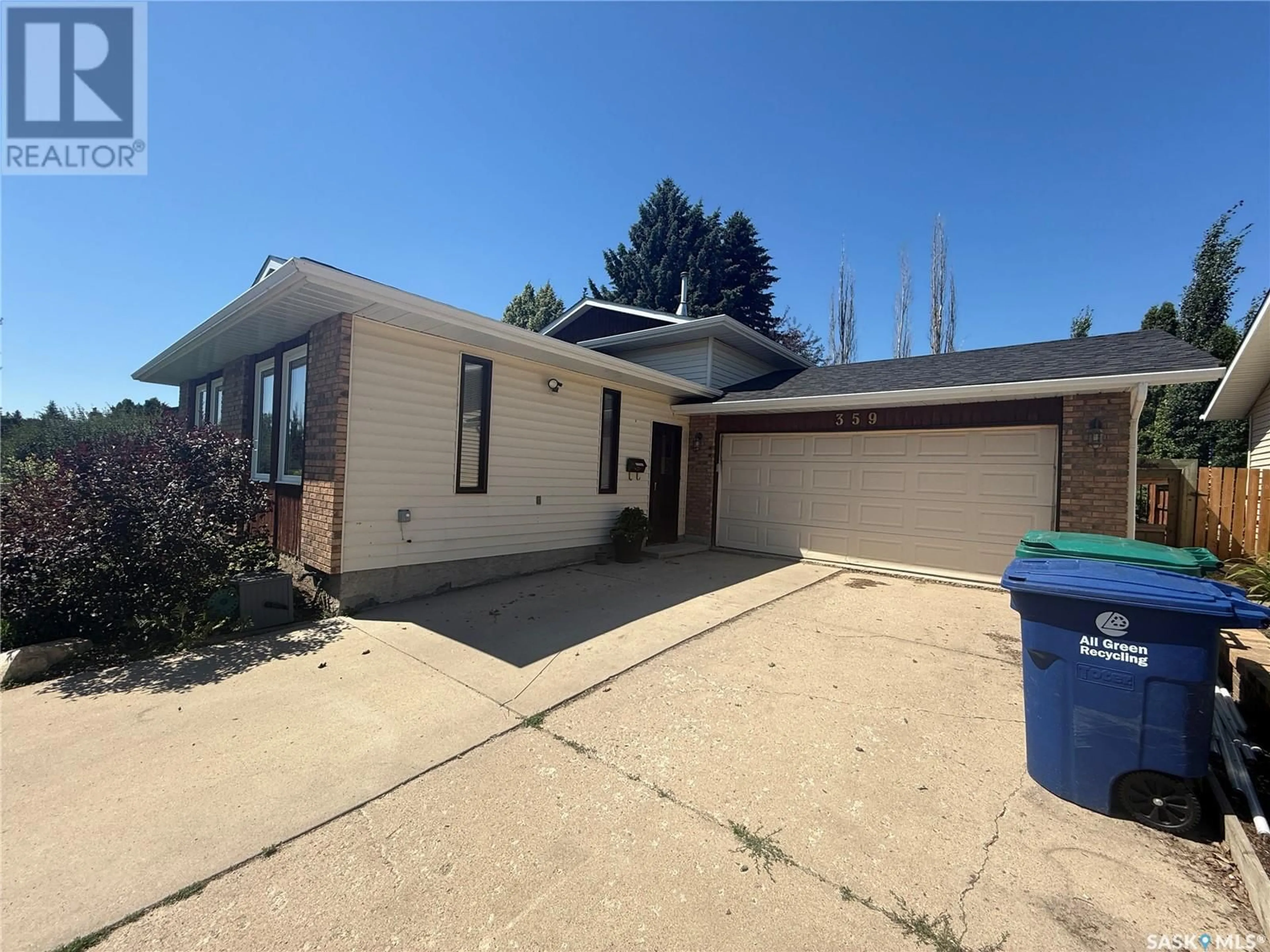A pic from outside/outdoor area/front of a property/back of a property/a pic from drone, street for 359 VERBEKE ROAD, Saskatoon Saskatchewan S7K6J2