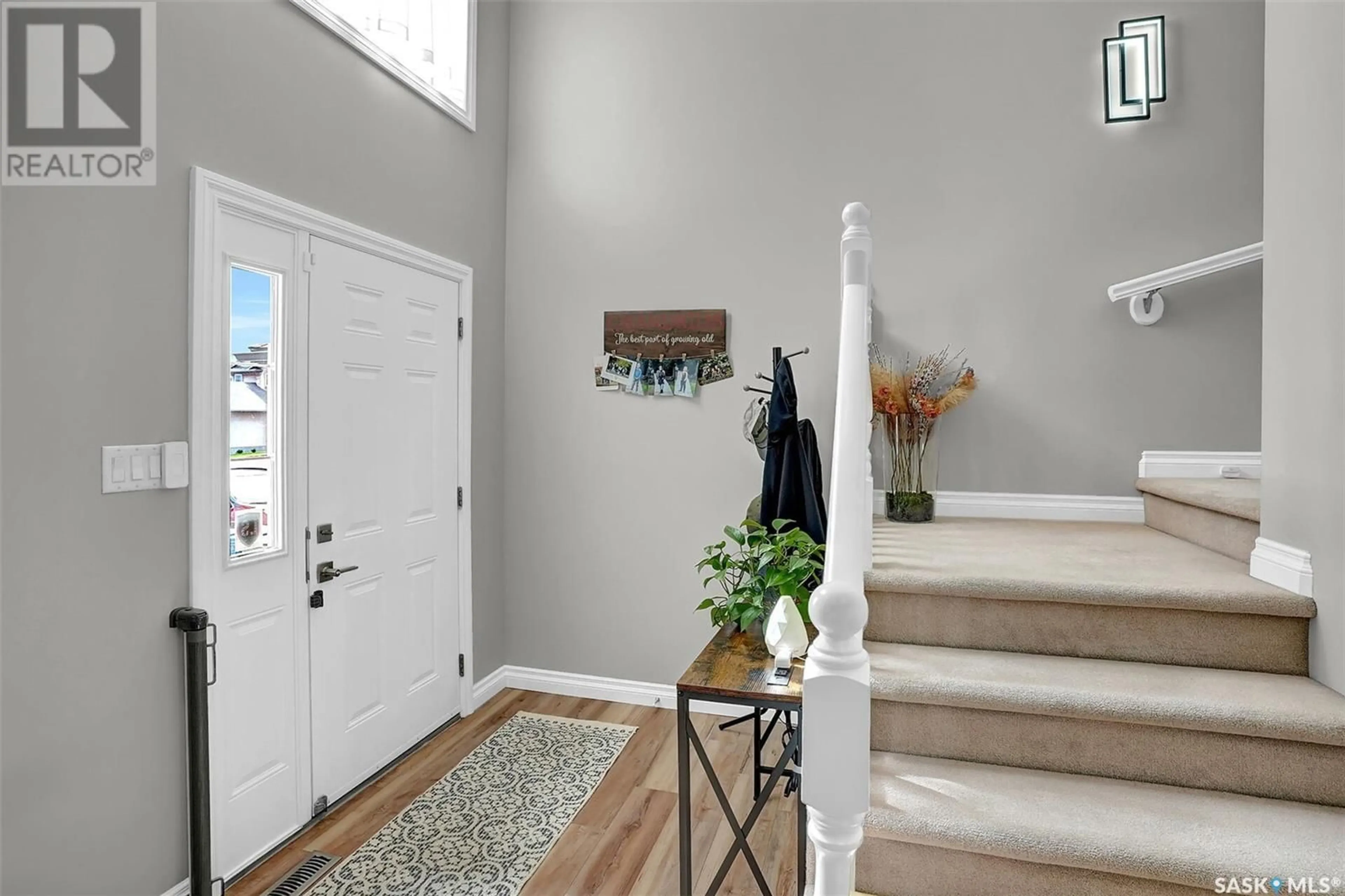 Indoor entryway for 4958 WEBSTER CRESCENT, Regina Saskatchewan S4X4T1