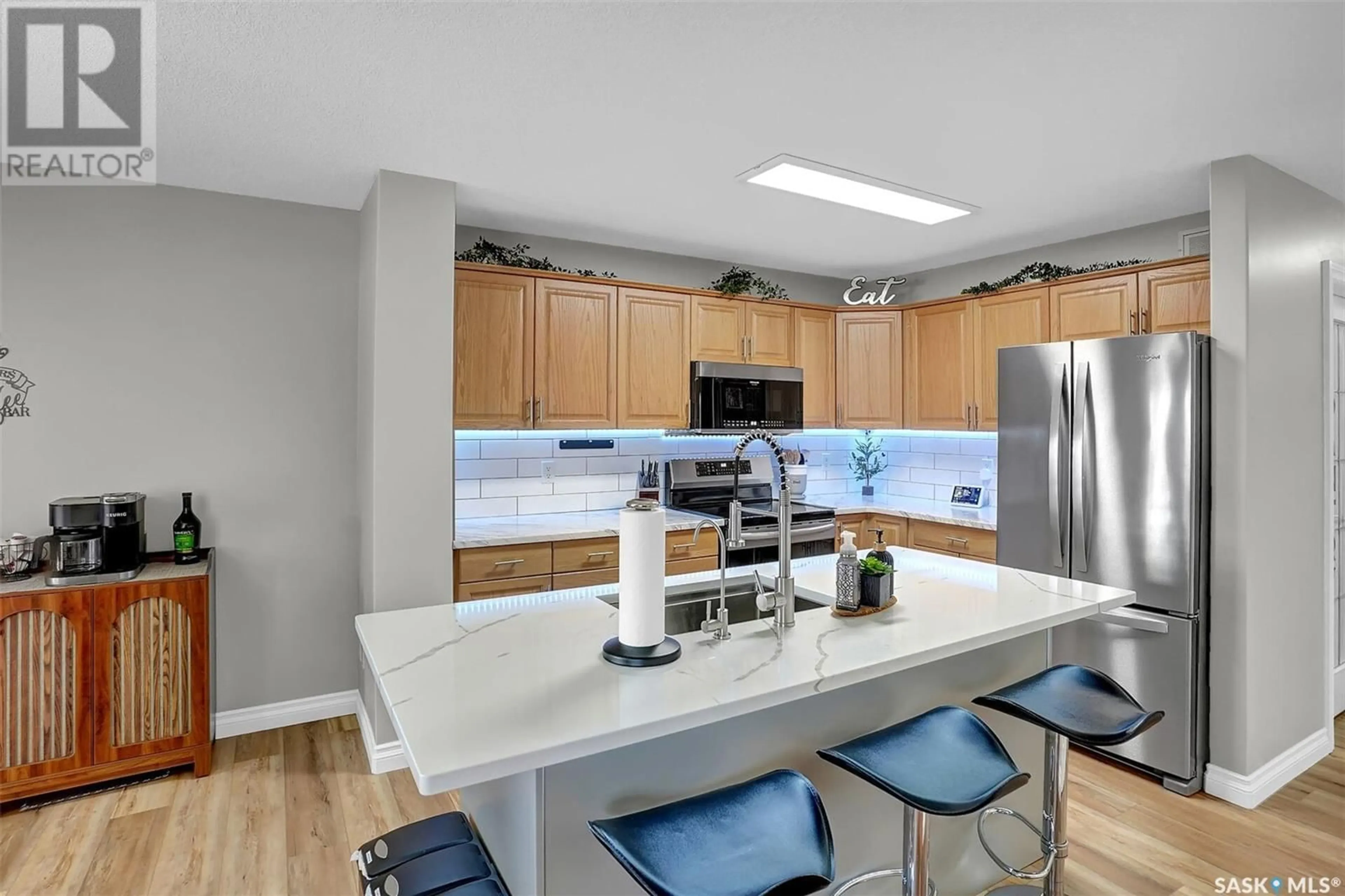 Open concept kitchen, unknown for 4958 WEBSTER CRESCENT, Regina Saskatchewan S4X4T1