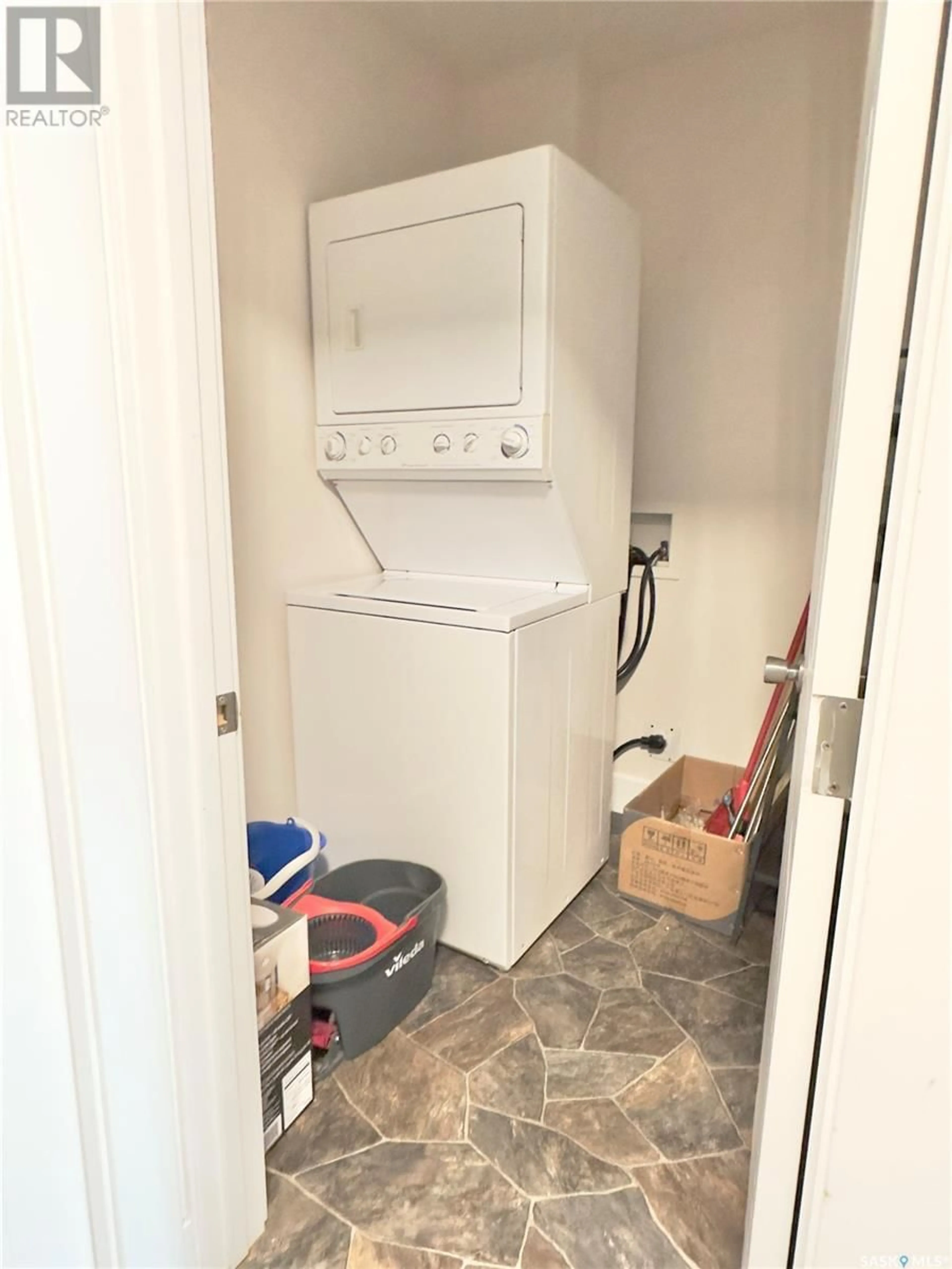 Laundry room for 1 - 2106 STE CECILIA AVENUE, Saskatoon Saskatchewan S7M0P2