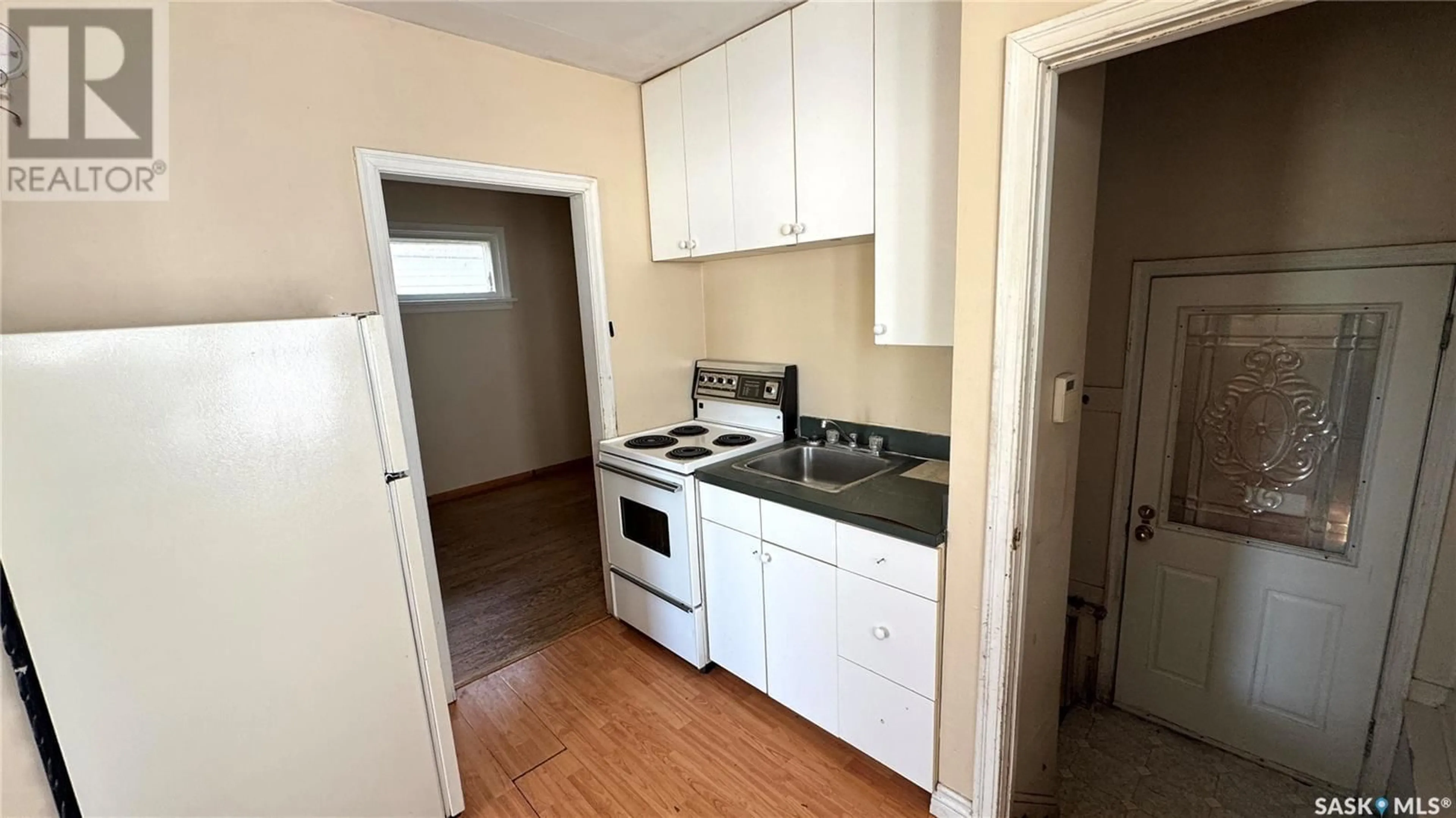 Standard kitchen, unknown for 565 12TH STREET, Prince Albert Saskatchewan S6V1C5