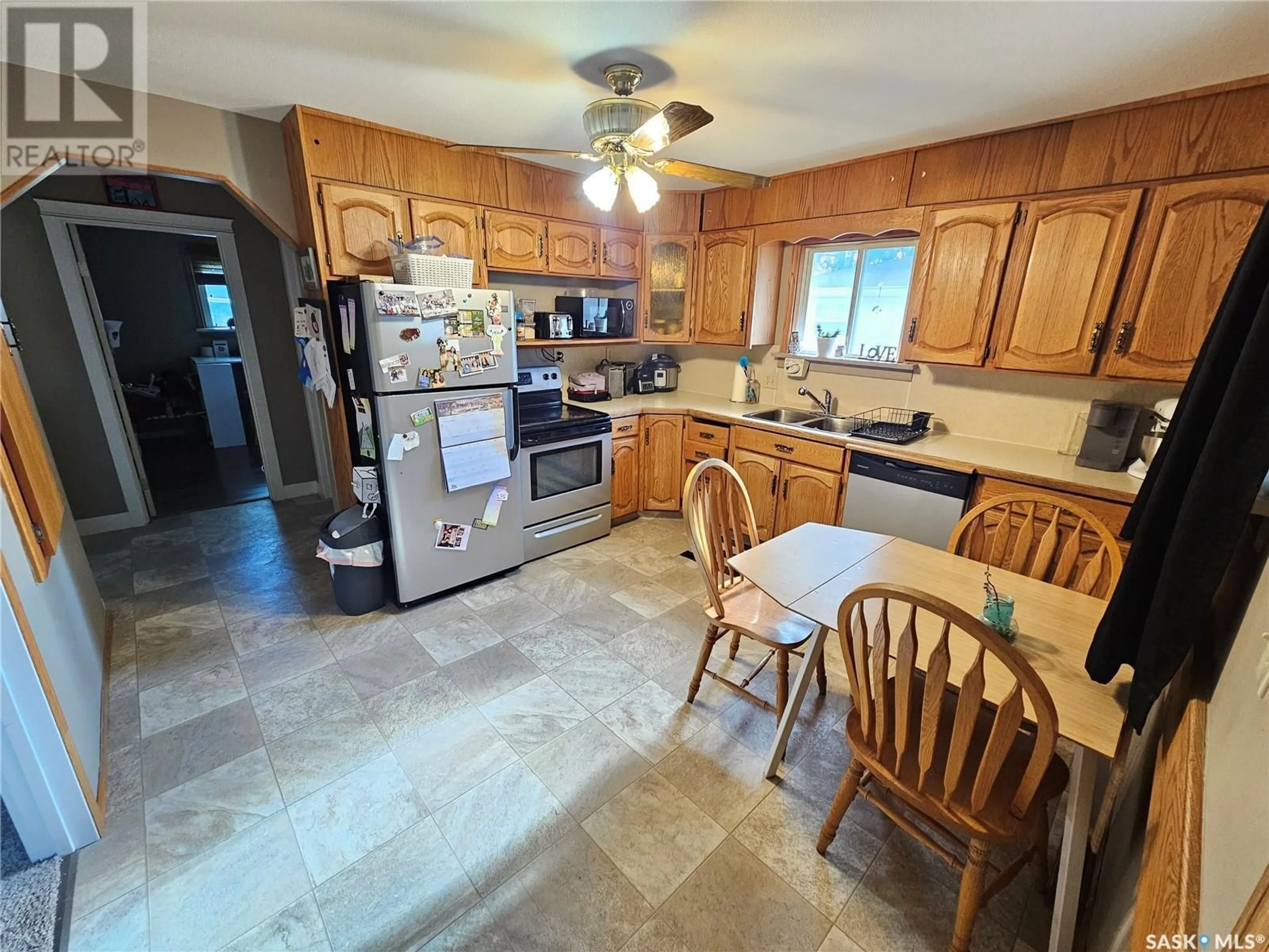 Unknown for 823 DUFFIELD STREET, Moose Jaw Saskatchewan S6H5J6
