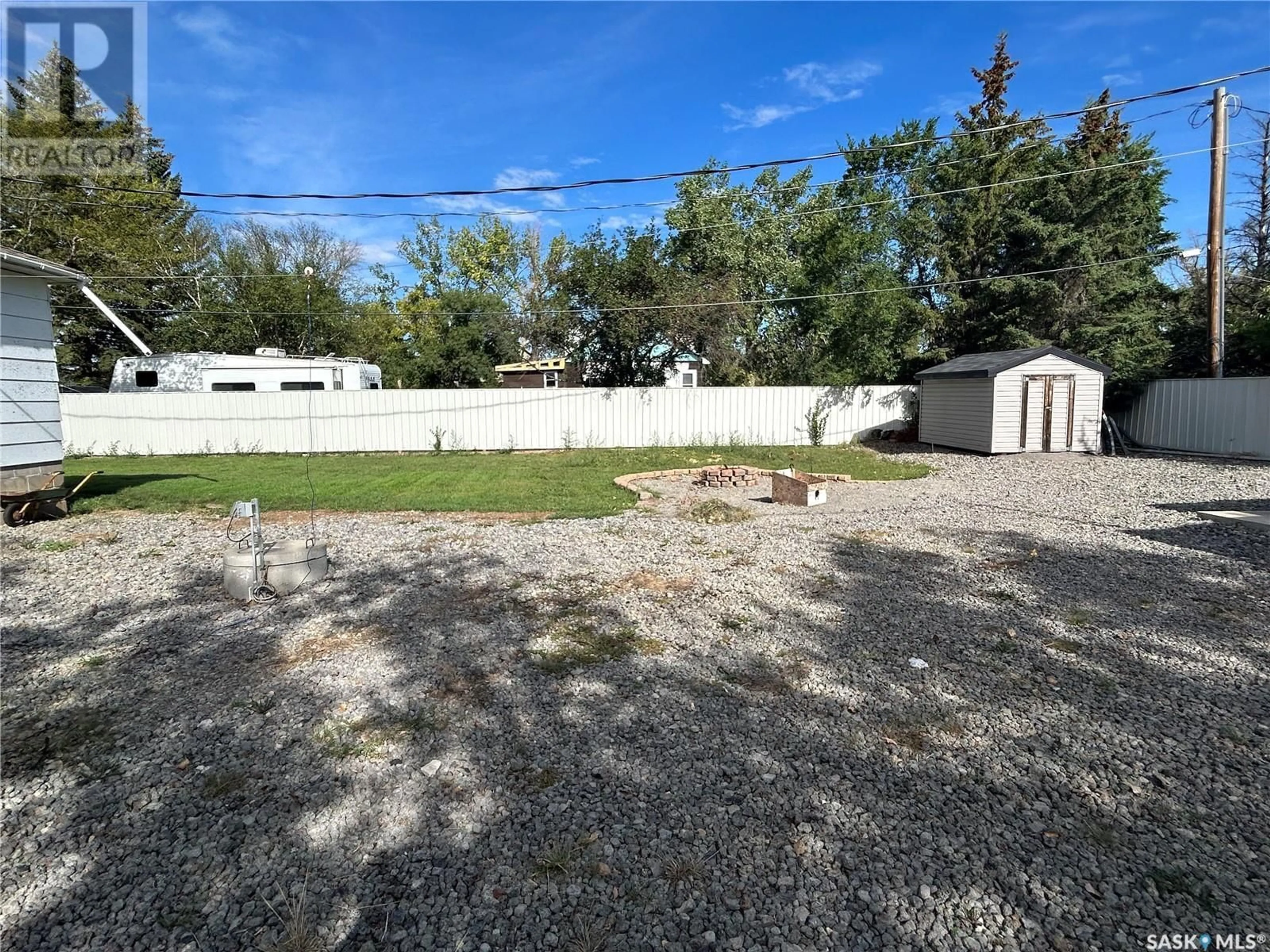 A pic from outside/outdoor area/front of a property/back of a property/a pic from drone, street for 3 COTEAU AVENUE, Halbrite Saskatchewan S0C1H0